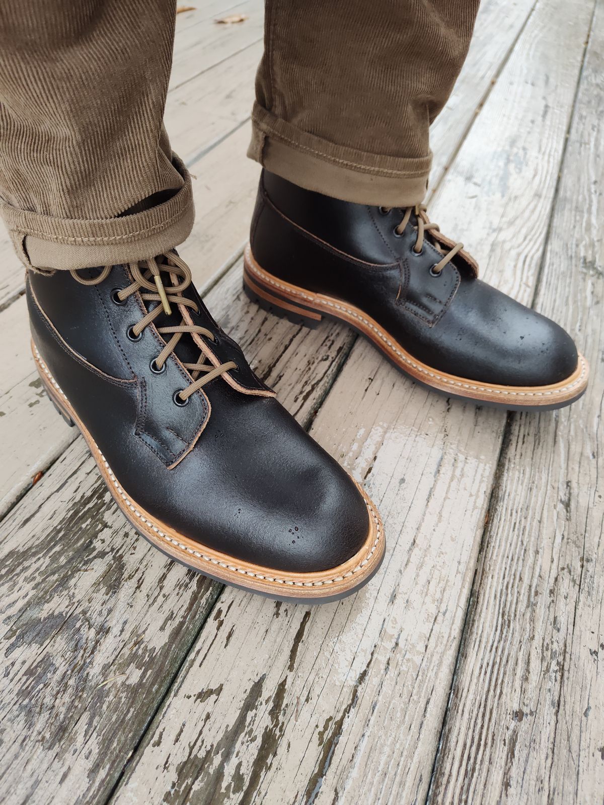 Photo by farroyo81 on November 1, 2023 of the Tricker's Burford Plain Derby Boot in Horween Java Waxed Flesh.