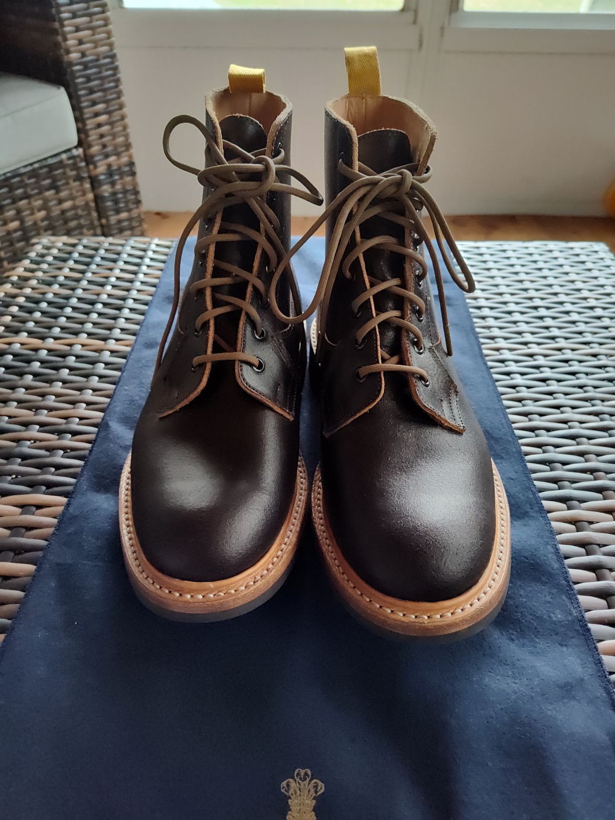 Photo by farroyo81 on November 1, 2023 of the Tricker's Burford Plain Derby Boot in Horween Java Waxed Flesh.