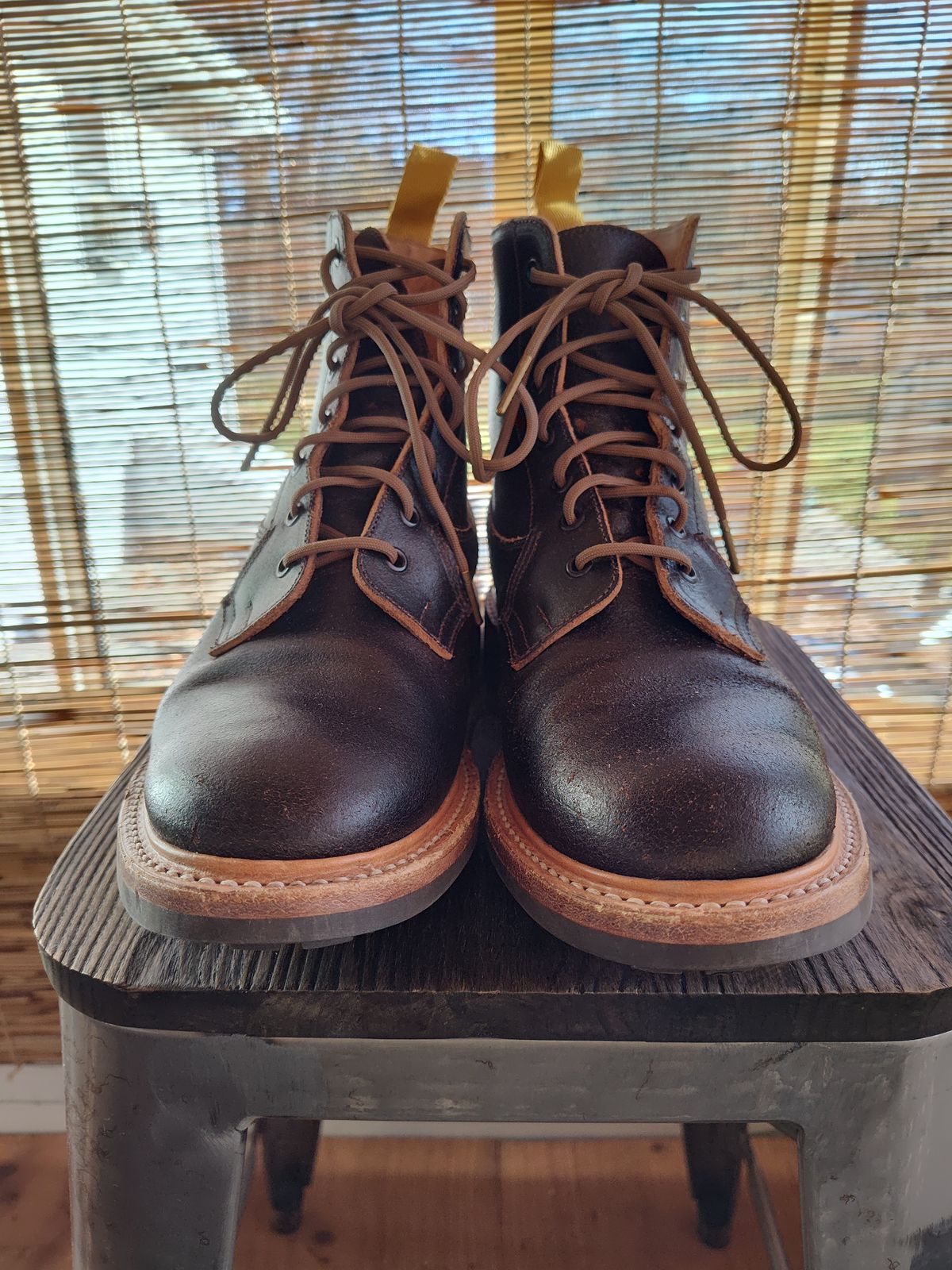 Photo by farroyo81 on November 8, 2023 of the Tricker's Burford Plain Derby Boot in Horween Java Waxed Flesh.