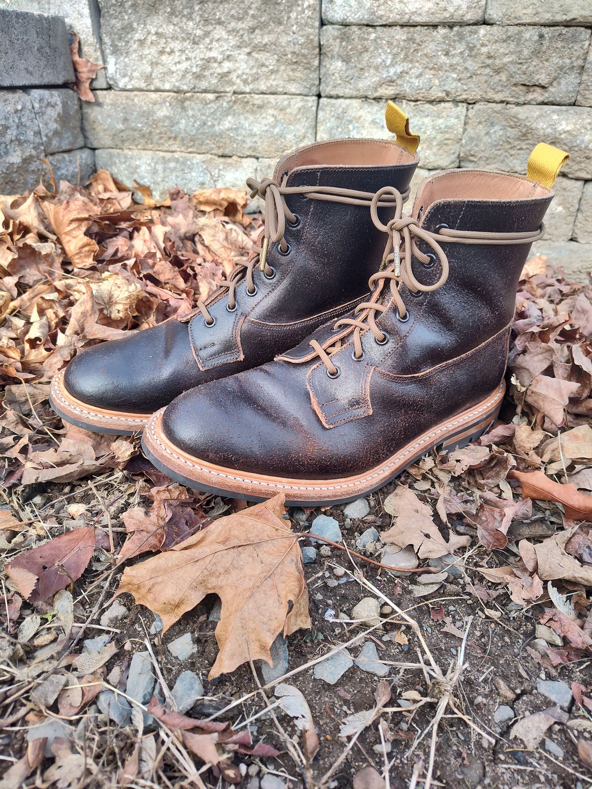 Photo by farroyo81 on December 1, 2023 of the Tricker's Burford Plain Derby Boot in Horween Java Waxed Flesh.