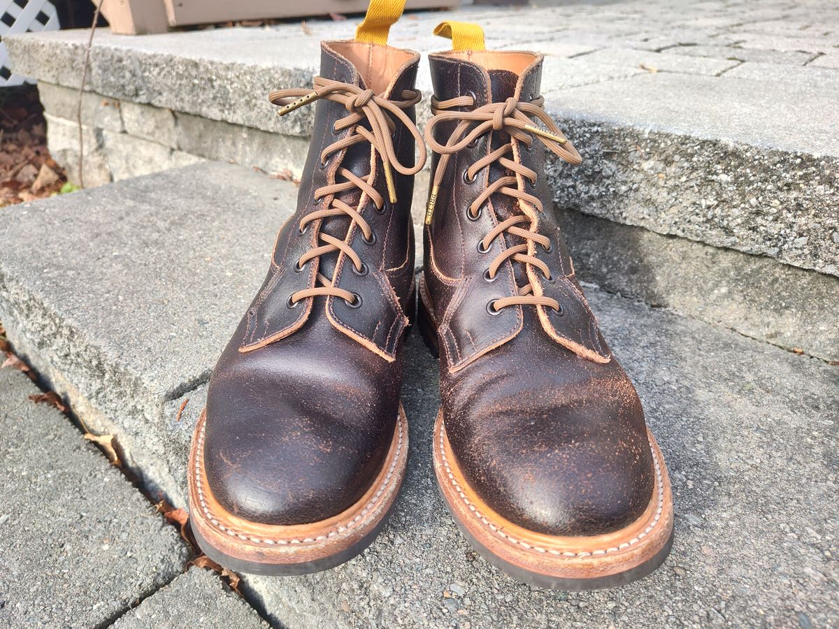 Photo by farroyo81 on December 1, 2023 of the Tricker's Burford Plain Derby Boot in Horween Java Waxed Flesh.