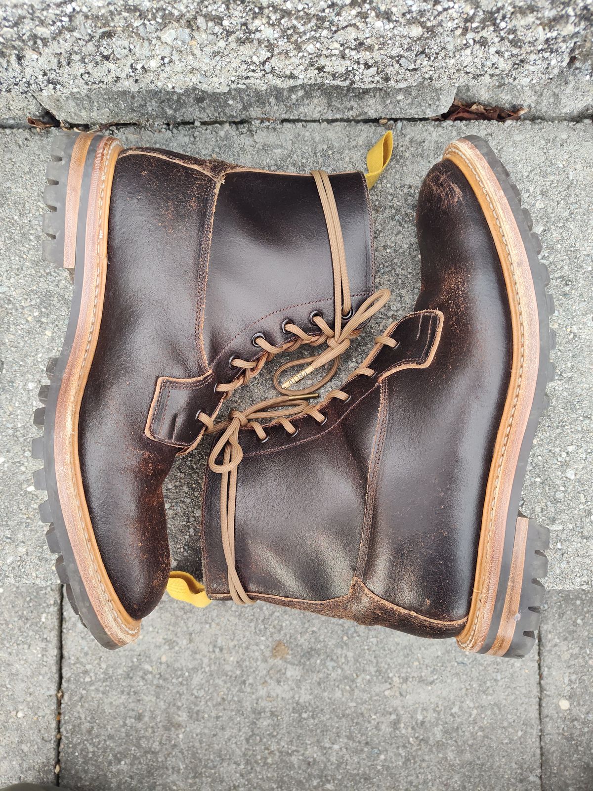 Photo by farroyo81 on January 4, 2024 of the Tricker's Burford Plain Derby Boot in Horween Java Waxed Flesh.