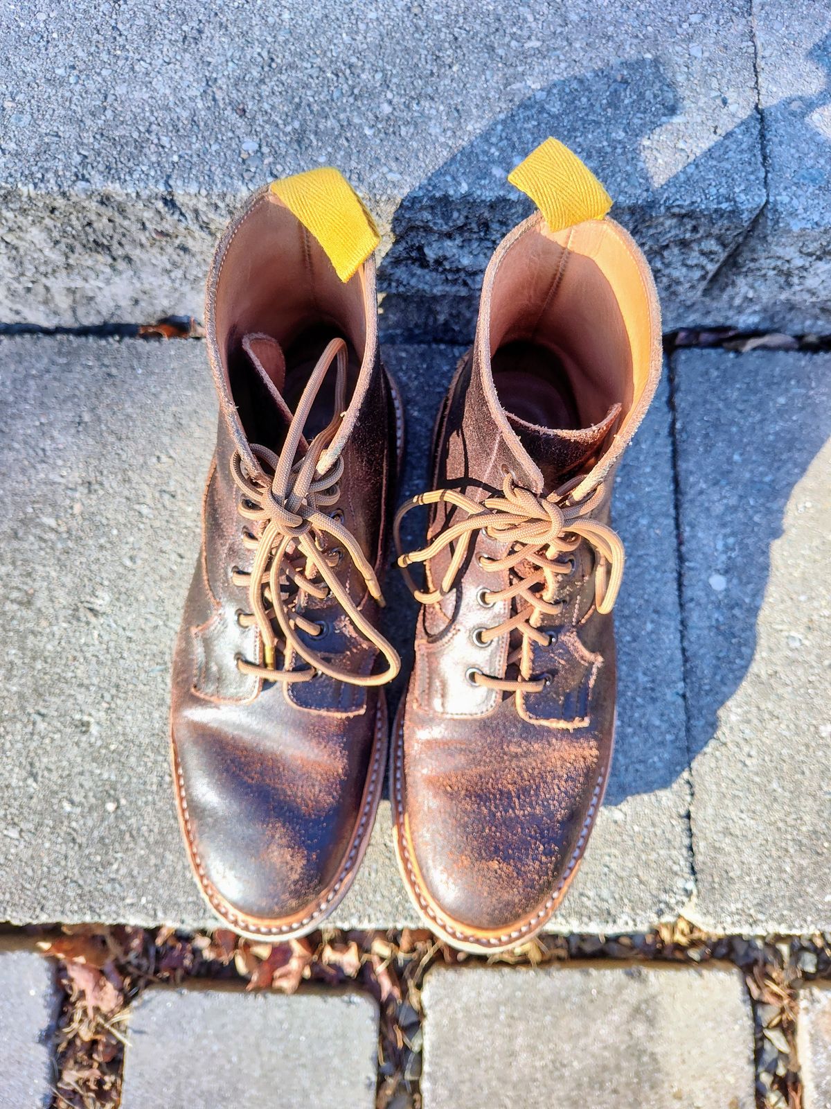 Photo by farroyo81 on February 3, 2024 of the Tricker's Burford Plain Derby Boot in Horween Java Waxed Flesh.