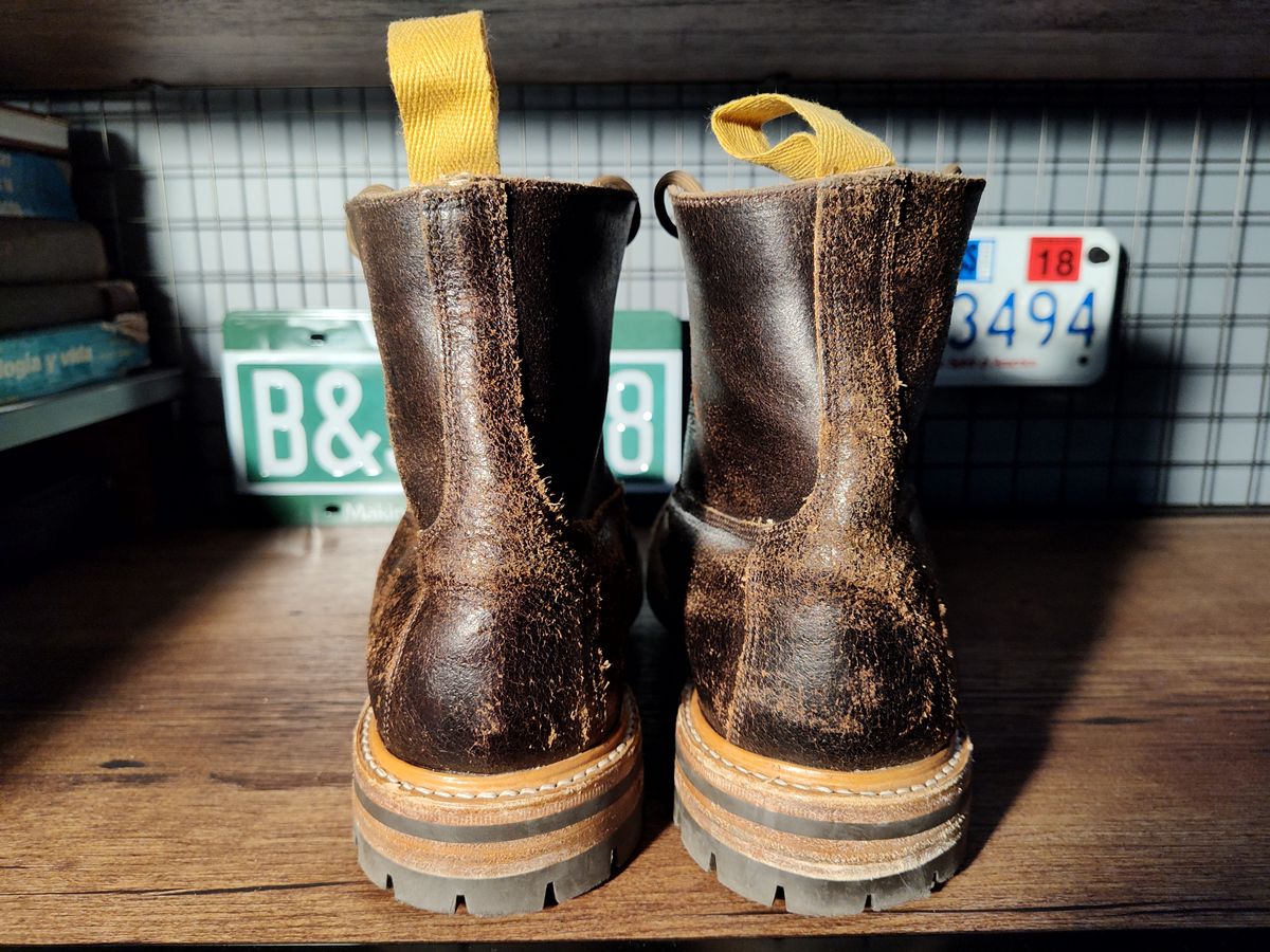 Photo by farroyo81 on April 4, 2024 of the Tricker's Burford Plain Derby Boot in Horween Java Waxed Flesh.