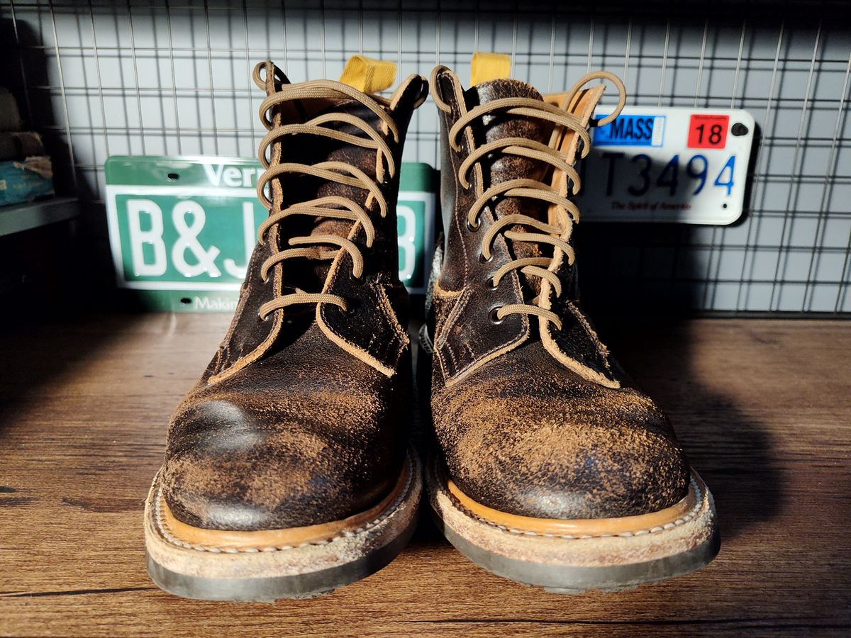 Photo by farroyo81 on April 4, 2024 of the Tricker's Burford Plain Derby Boot in Horween Java Waxed Flesh.