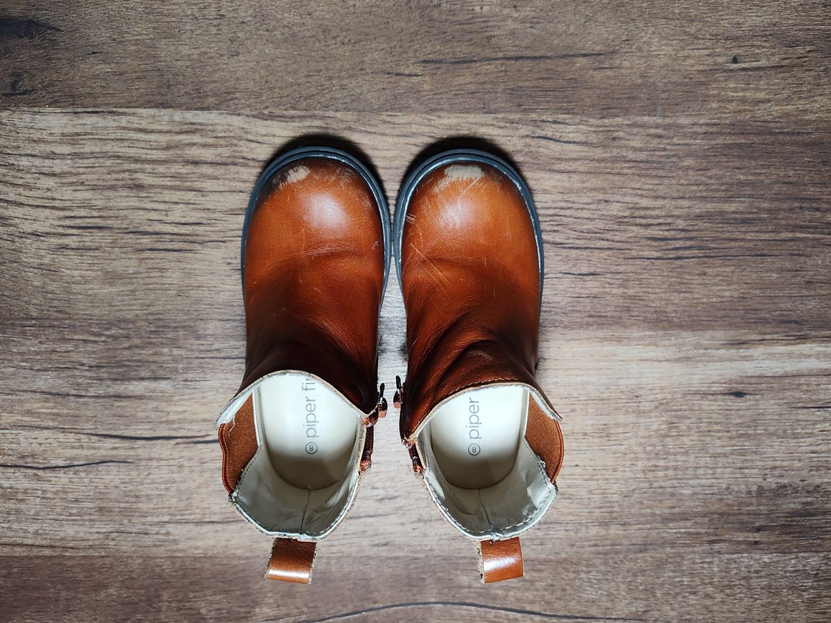 Photo by farroyo81 on November 2, 2024 of the Piper Finn Chelsea Boot in Premium Waxed Leather.
