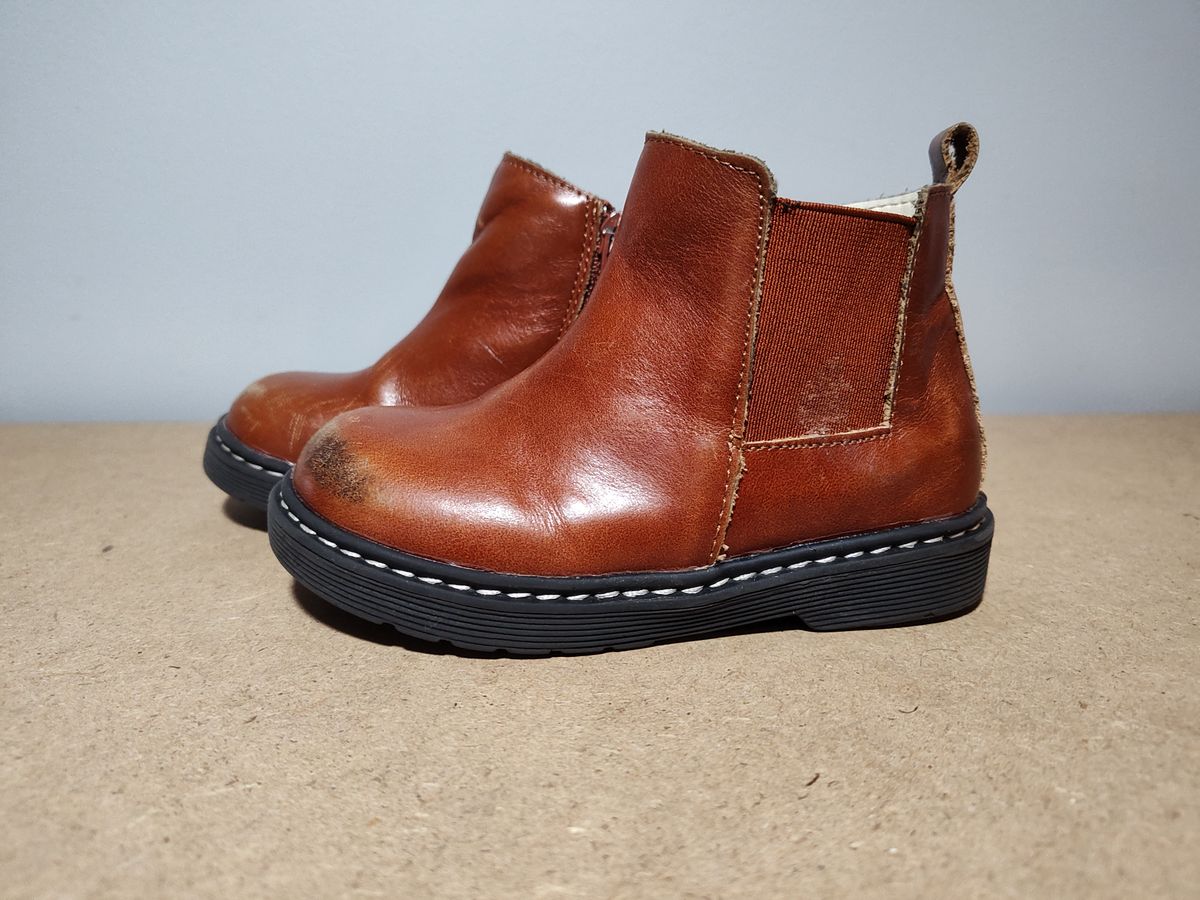 Photo by farroyo81 on December 5, 2024 of the Piper Finn Chelsea Boot in Premium Waxed Leather.