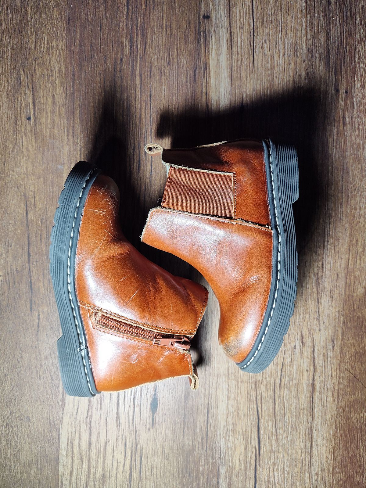Photo by farroyo81 on December 5, 2024 of the Piper Finn Chelsea Boot in Premium Waxed Leather.