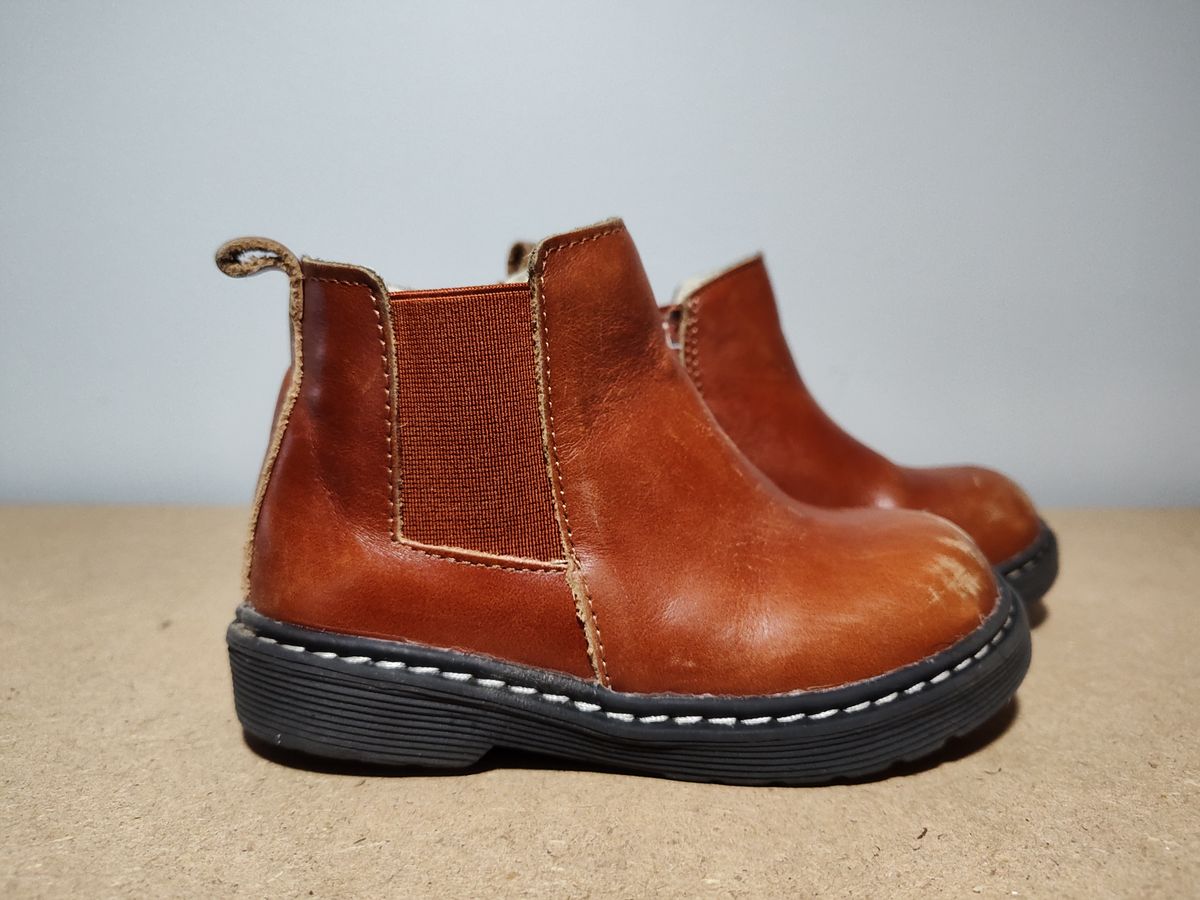 Photo by farroyo81 on December 5, 2024 of the Piper Finn Chelsea Boot in Premium Waxed Leather.