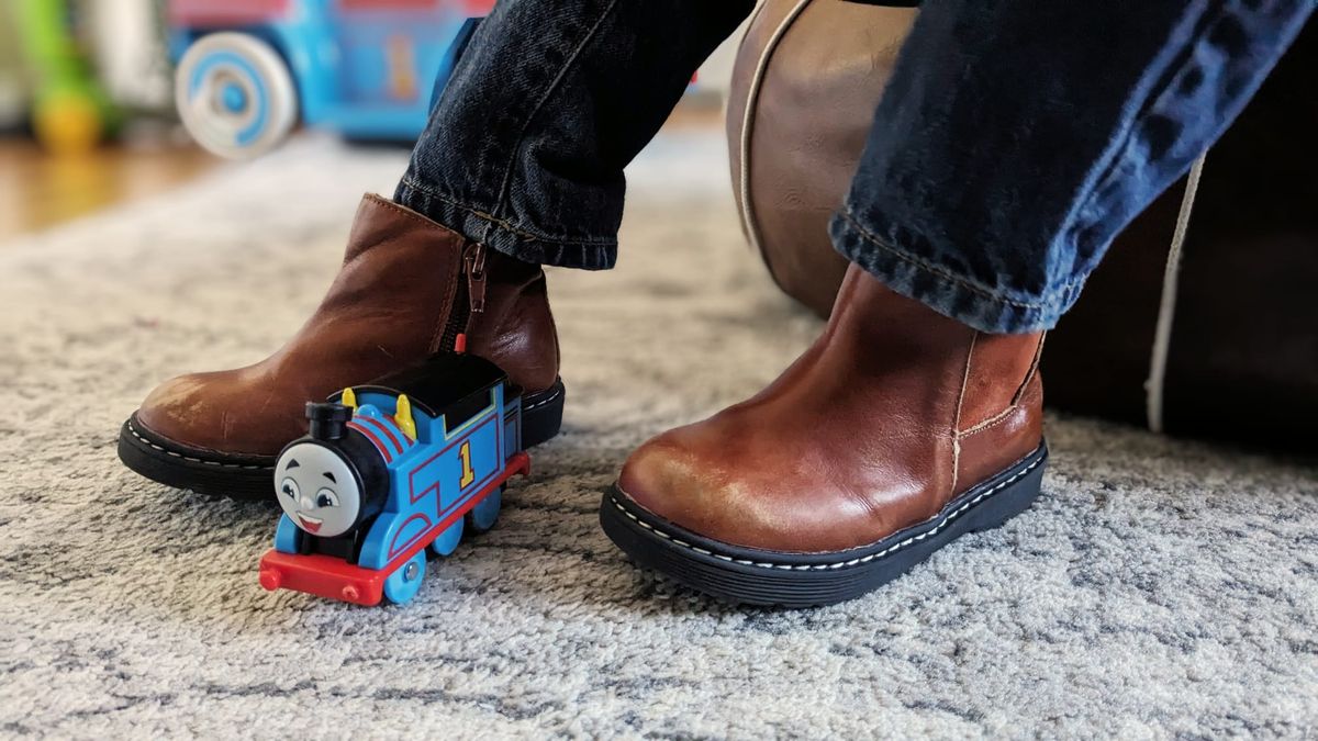Photo by farroyo81 on February 5, 2025 of the Piper Finn Chelsea Boot in Premium Waxed Leather.