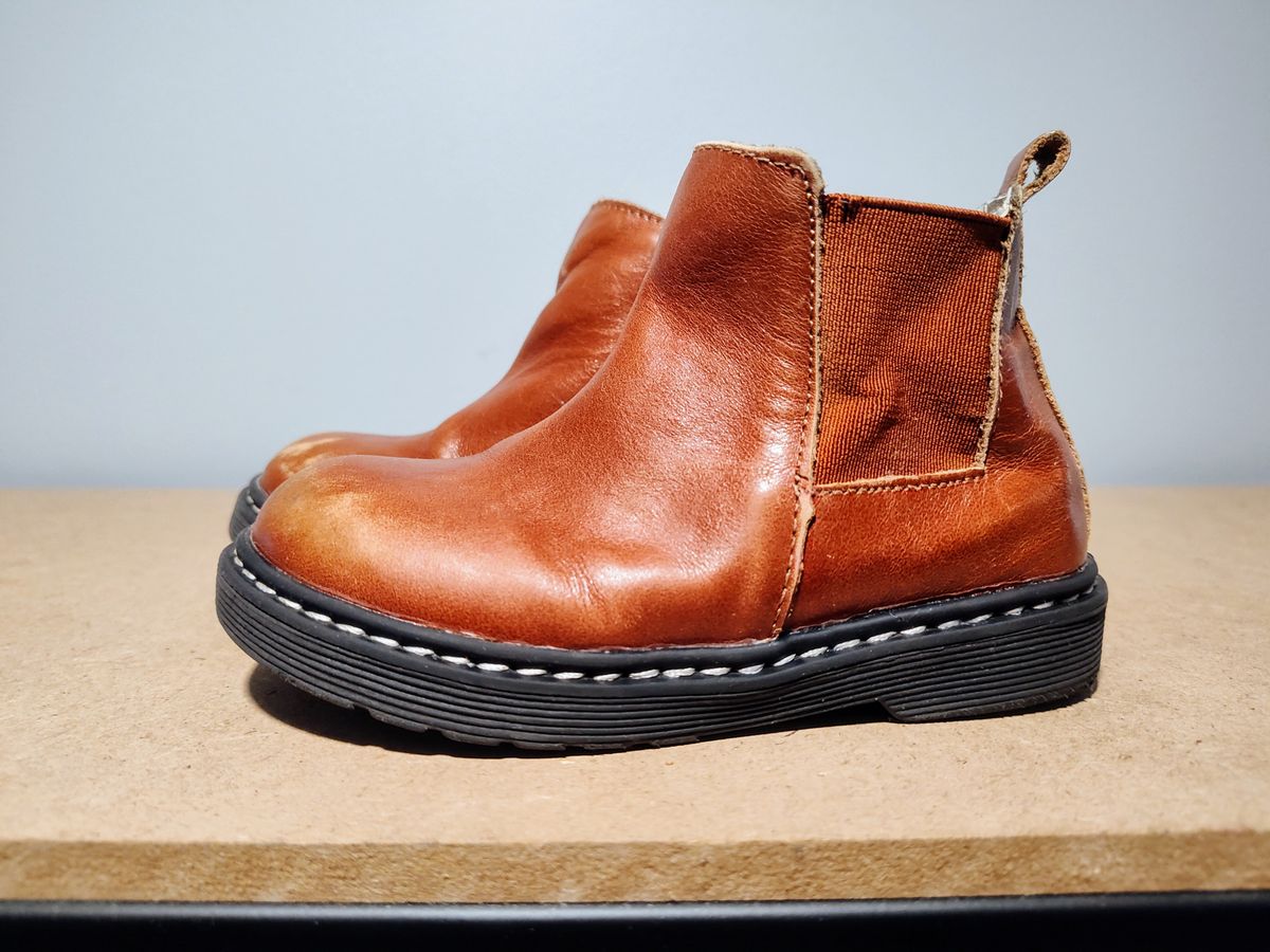 Photo by farroyo81 on February 3, 2025 of the Piper Finn Chelsea Boot in Premium Waxed Leather.