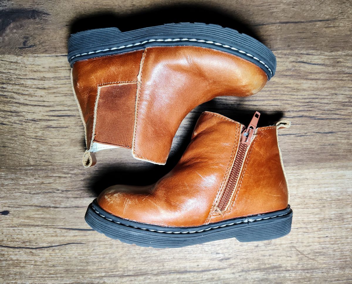 Photo by farroyo81 on February 3, 2025 of the Piper Finn Chelsea Boot in Premium Waxed Leather.