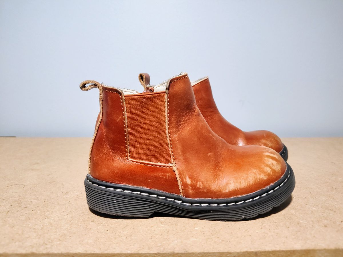 Photo by farroyo81 on February 3, 2025 of the Piper Finn Chelsea Boot in Premium Waxed Leather.