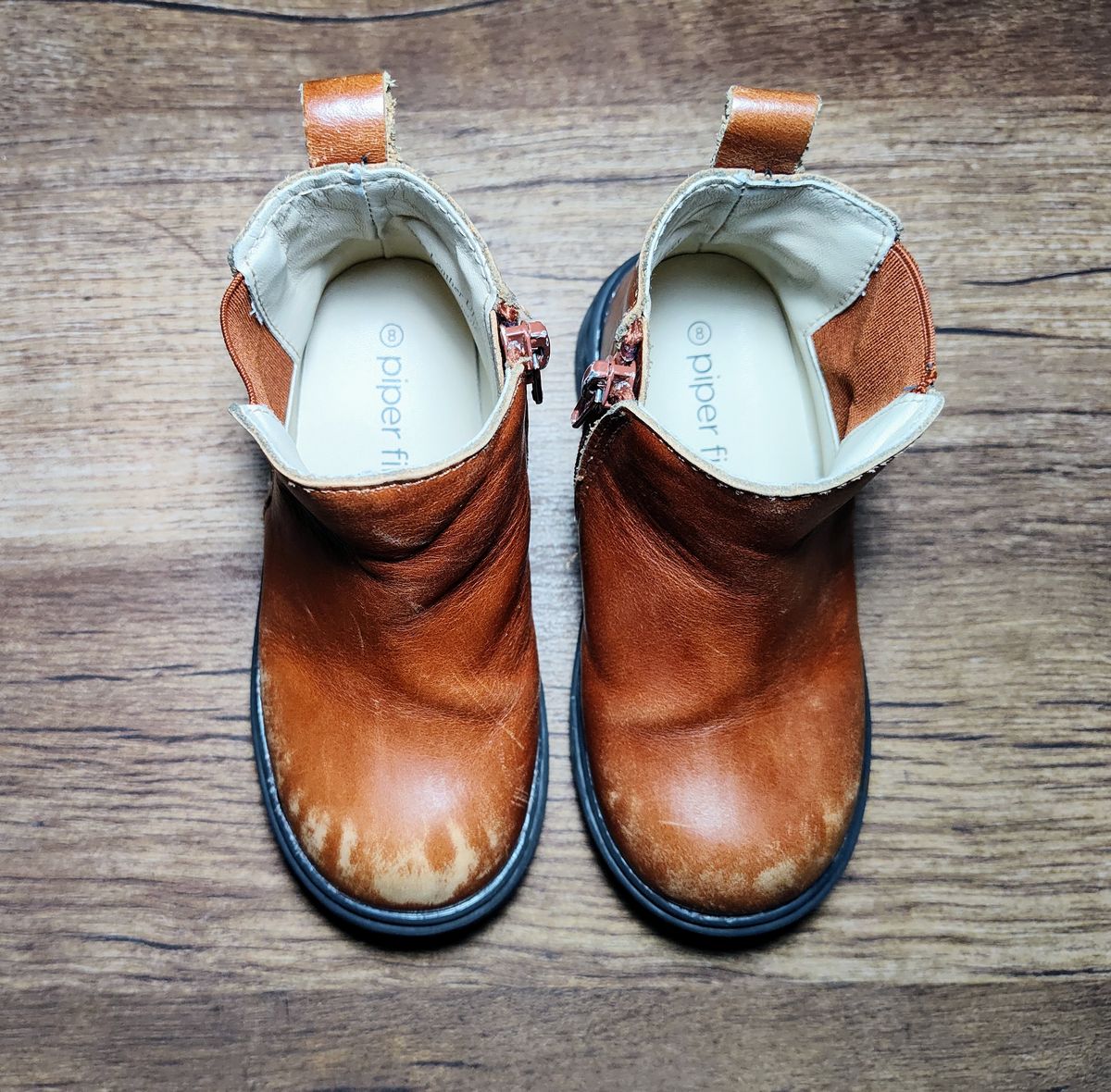 Photo by farroyo81 on February 3, 2025 of the Piper Finn Chelsea Boot in Premium Waxed Leather.