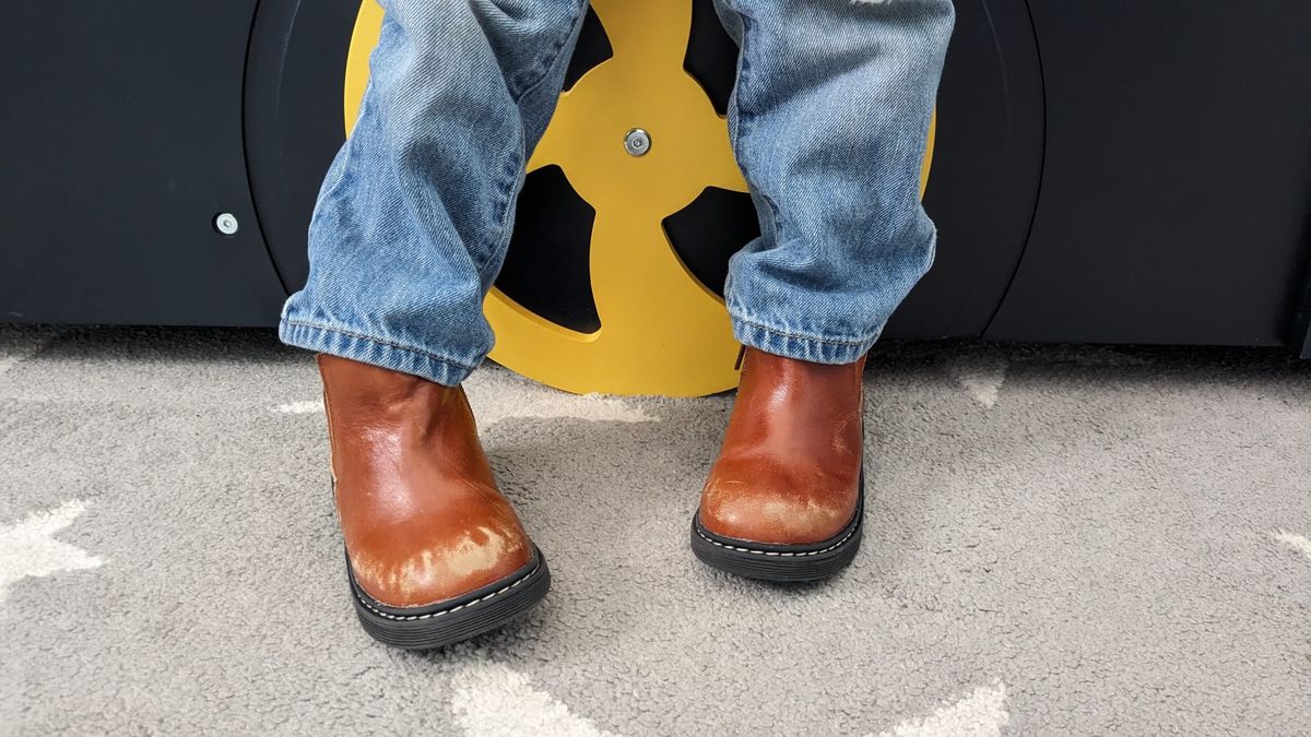 Photo by farroyo81 on March 4, 2025 of the Piper Finn Chelsea Boot in Premium Waxed Leather.
