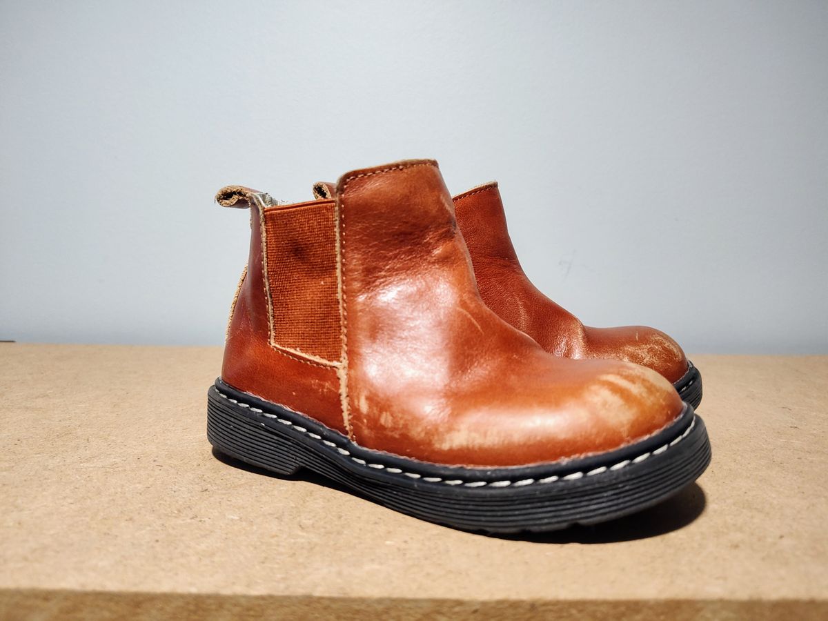 Photo by farroyo81 on March 4, 2025 of the Piper Finn Chelsea Boot in Premium Waxed Leather.