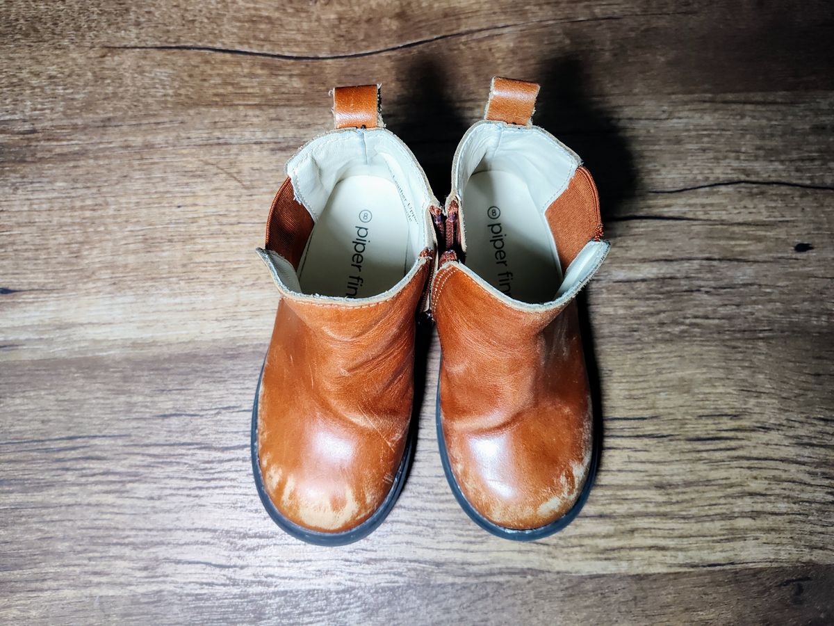 Photo by farroyo81 on March 4, 2025 of the Piper Finn Chelsea Boot in Premium Waxed Leather.