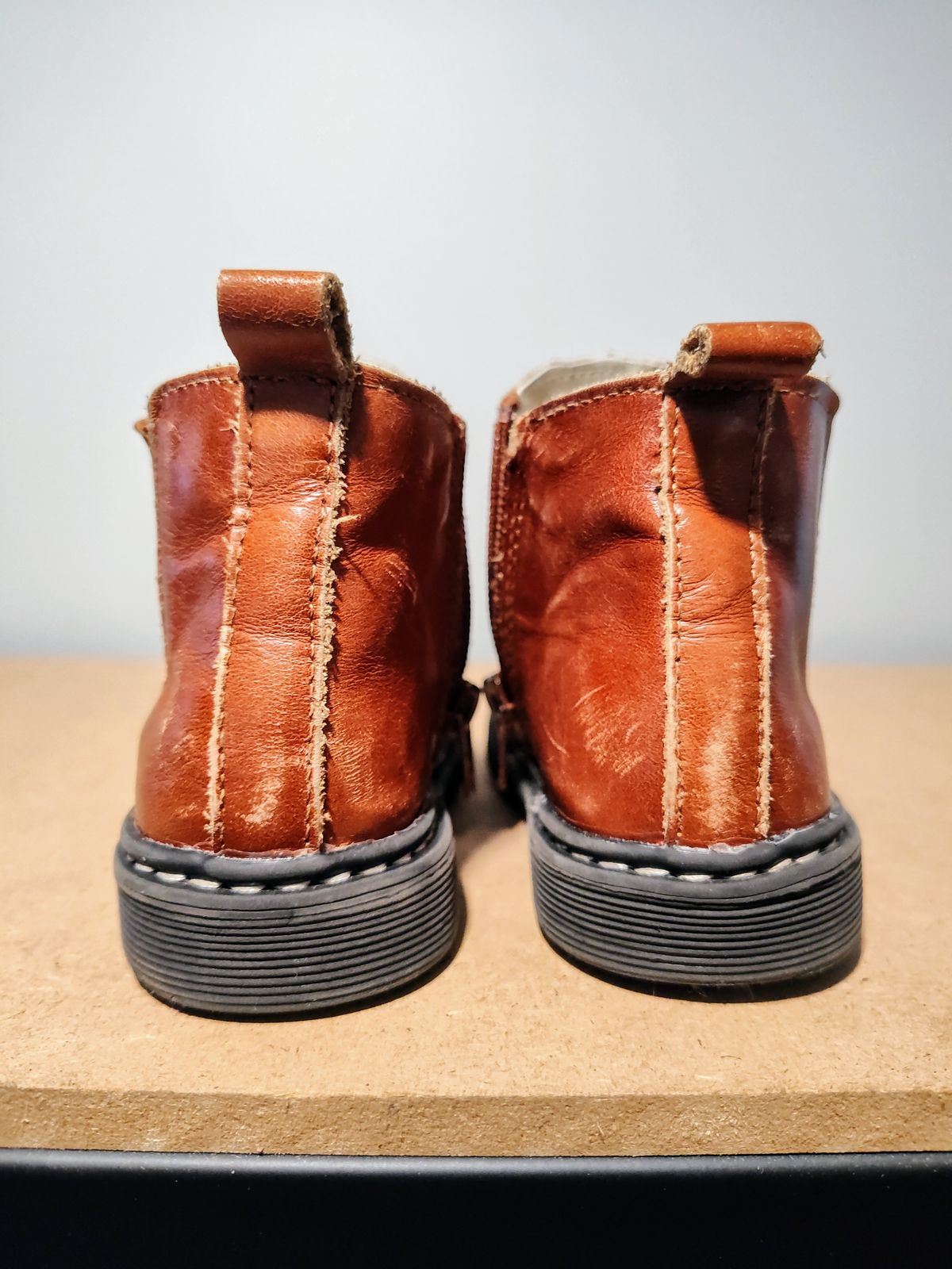Photo by farroyo81 on April 4, 2025 of the Piper Finn Chelsea Boot in Premium Waxed Leather.