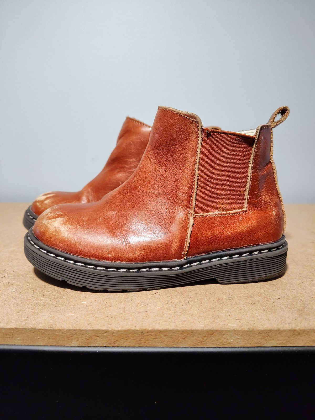Photo by farroyo81 on April 4, 2025 of the Piper Finn Chelsea Boot in Premium Waxed Leather.