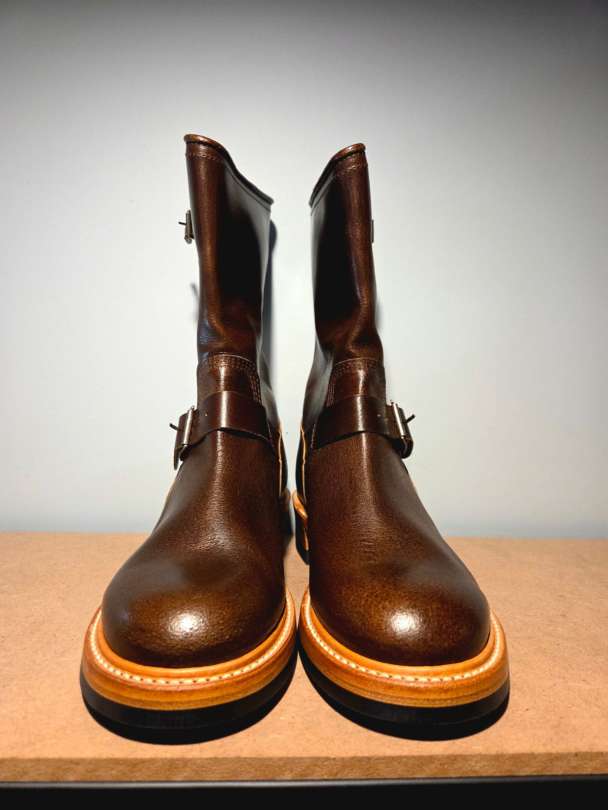 Photo by farroyo81 on October 1, 2025 of the John Lofgren Wabash Engineer Boots in Horween SHF Horsehide Havana.