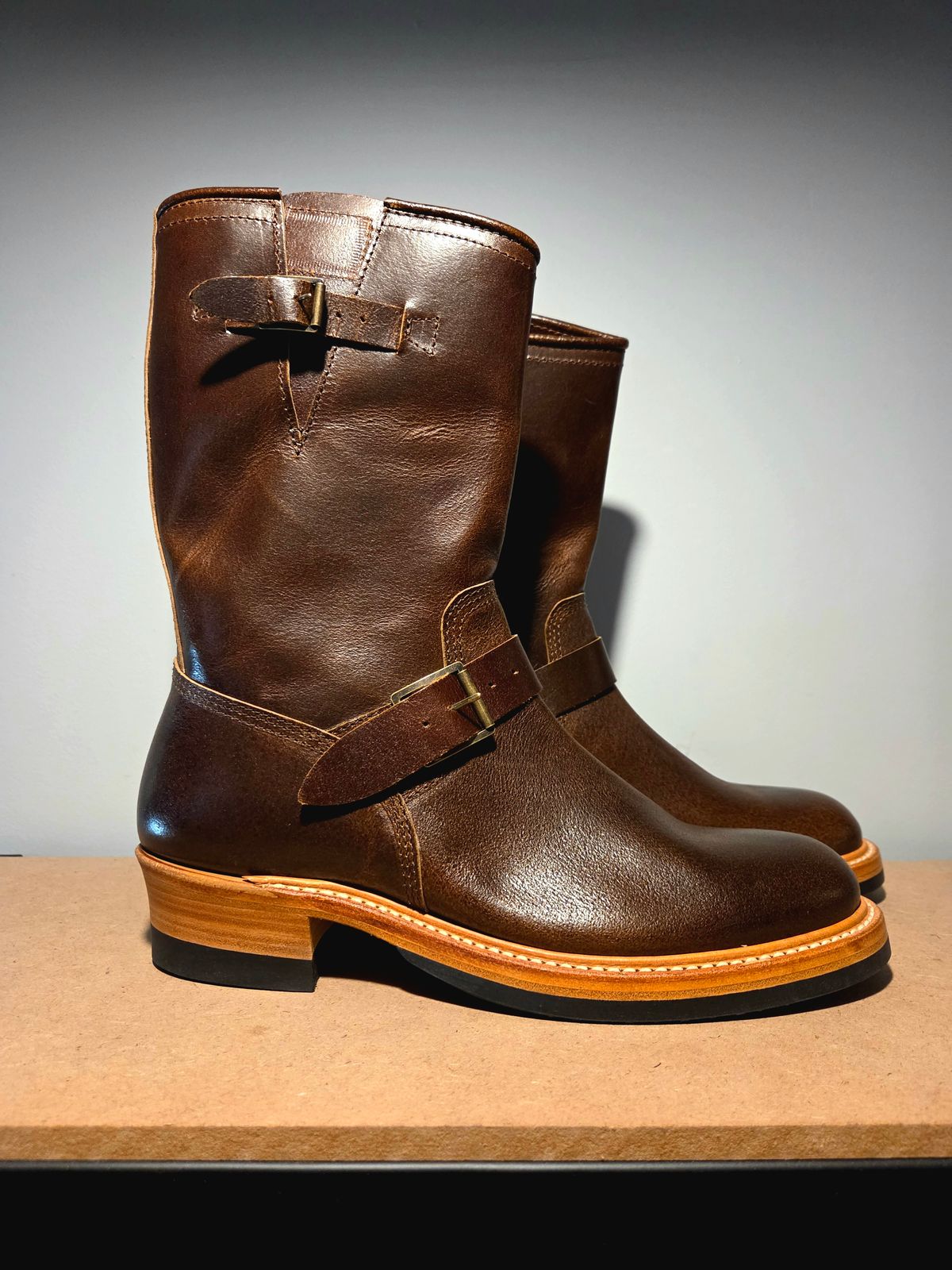 Photo by farroyo81 on October 1, 2025 of the John Lofgren Wabash Engineer Boots in Horween SHF Horsehide Havana.
