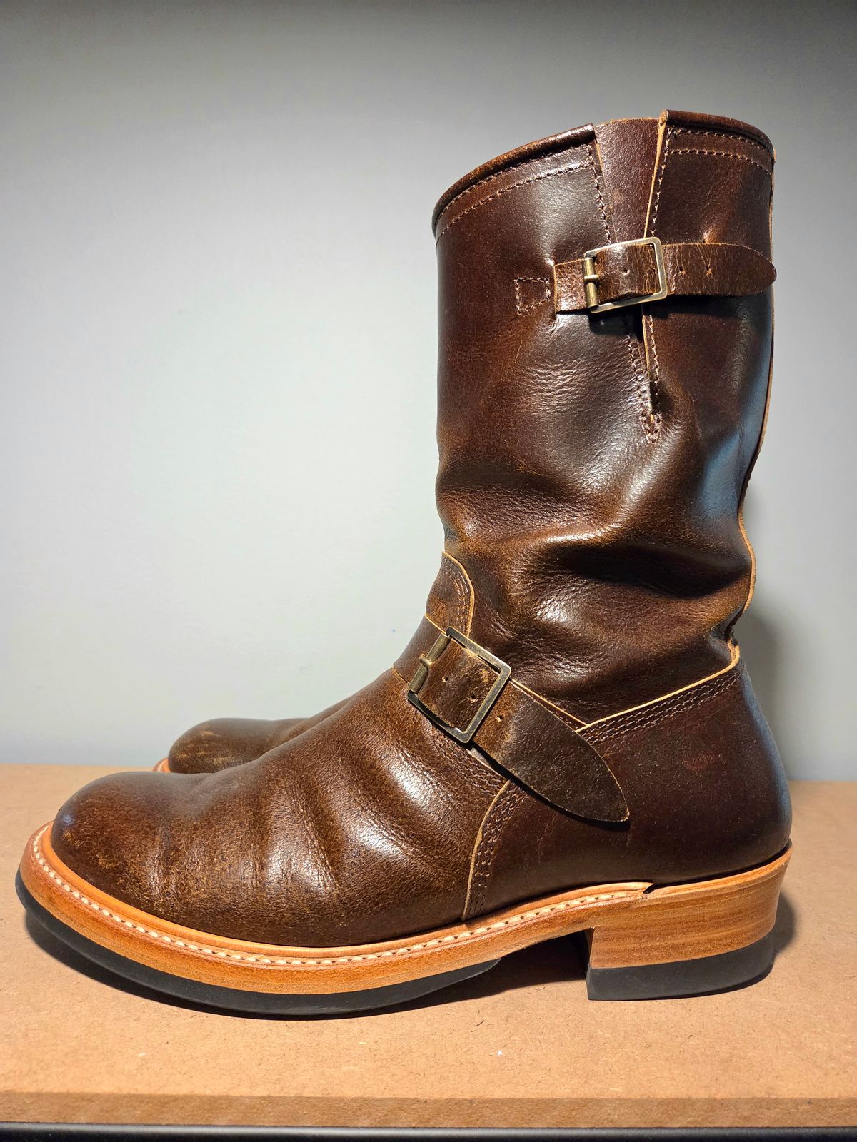 Photo by farroyo81 on November 3, 2025 of the John Lofgren Wabash Engineer Boots in Horween SHF Horsehide Havana.