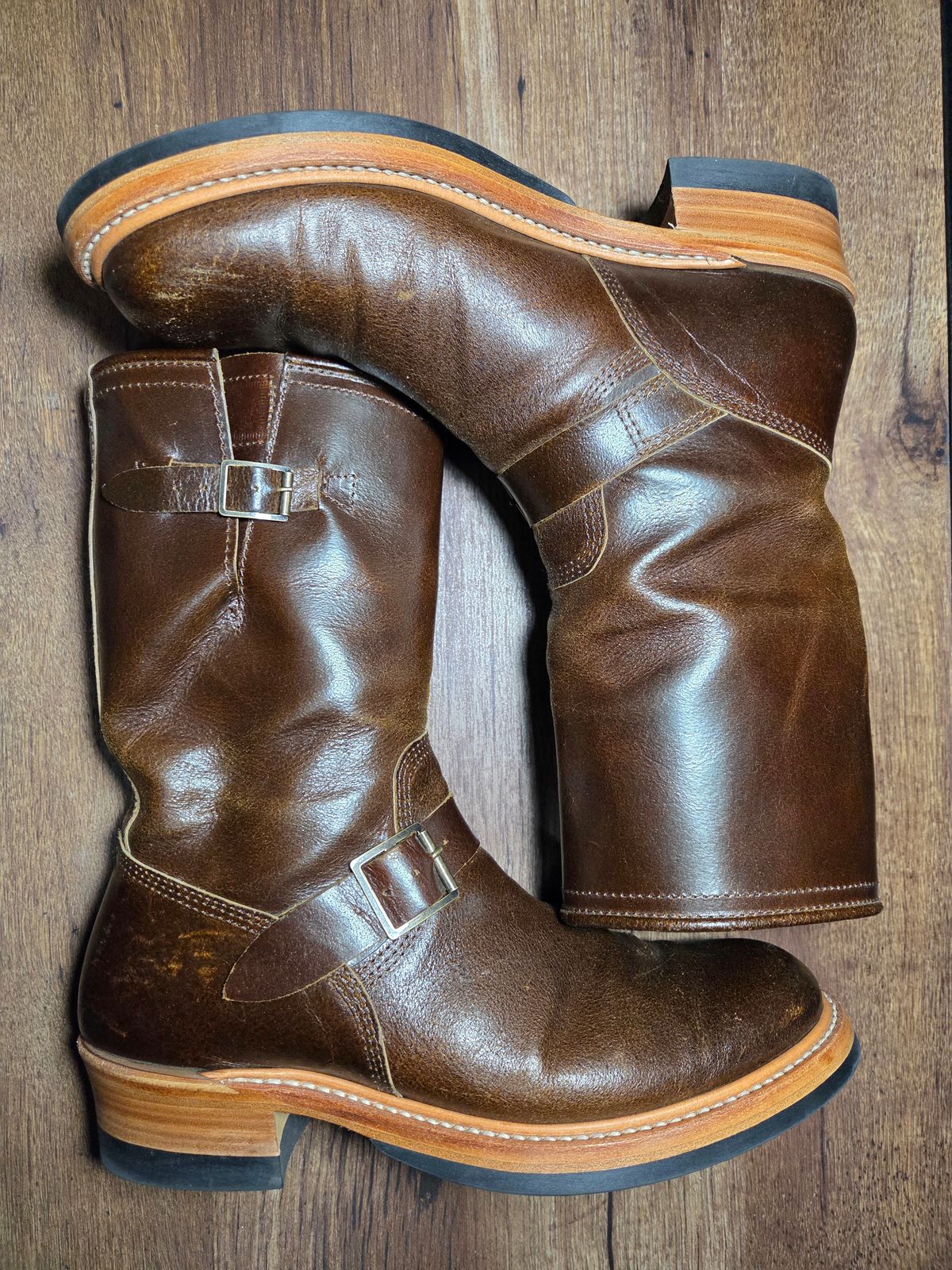 Photo by farroyo81 on November 3, 2025 of the John Lofgren Wabash Engineer Boots in Horween SHF Horsehide Havana.
