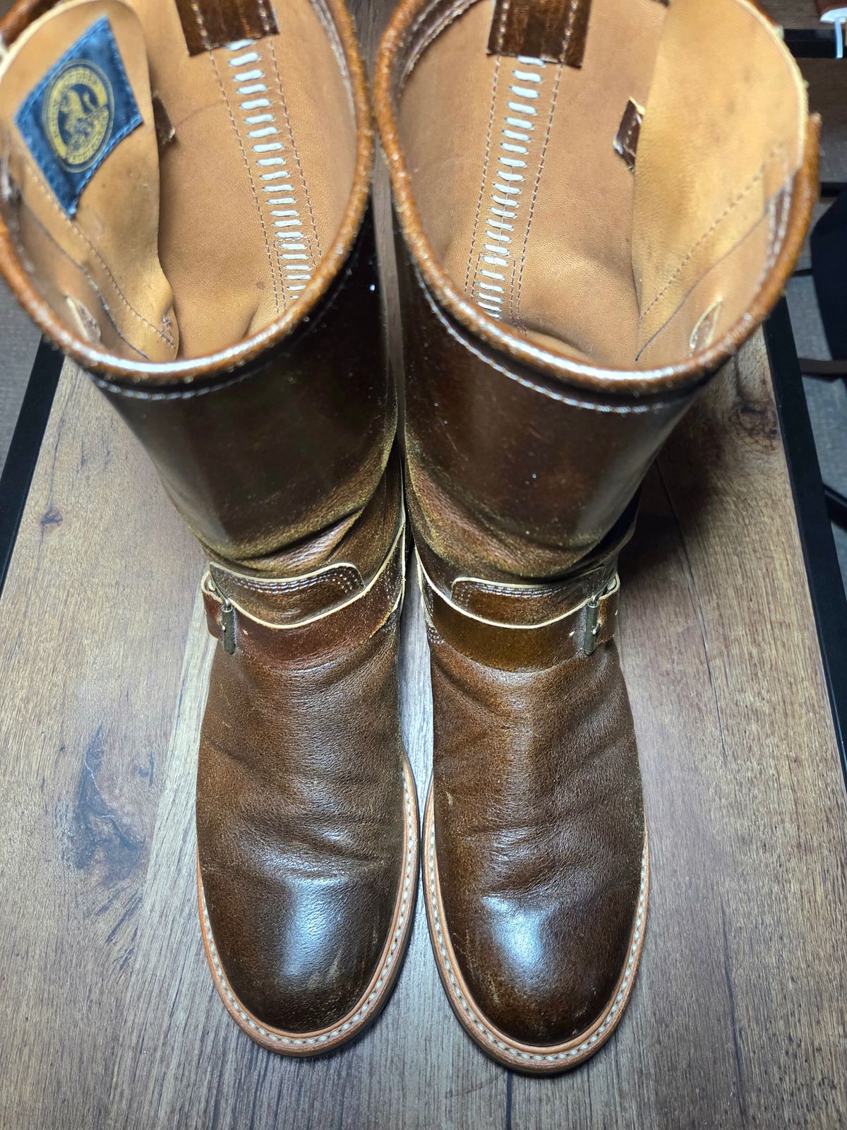 Photo by farroyo81 on November 3, 2025 of the John Lofgren Wabash Engineer Boots in Horween SHF Horsehide Havana.