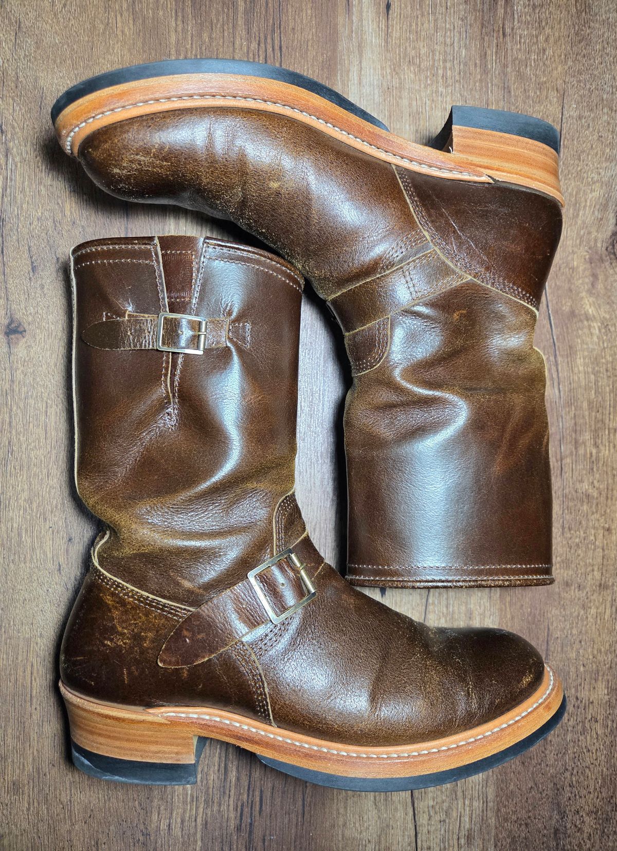 Photo by farroyo81 on December 4, 2025 of the John Lofgren Wabash Engineer Boots in Horween SHF Horsehide Havana.