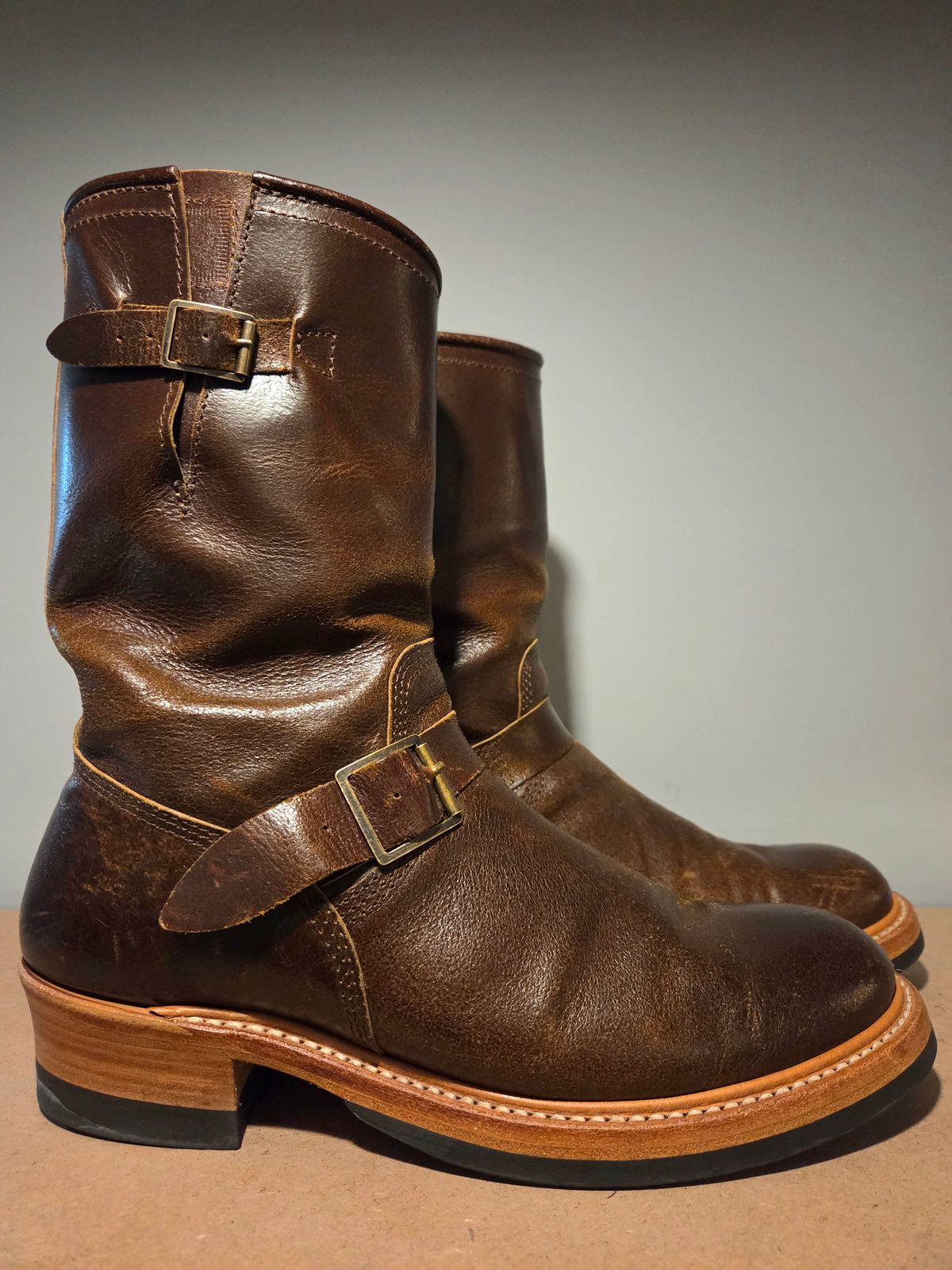 Photo by farroyo81 on December 4, 2025 of the John Lofgren Wabash Engineer Boots in Horween SHF Horsehide Havana.