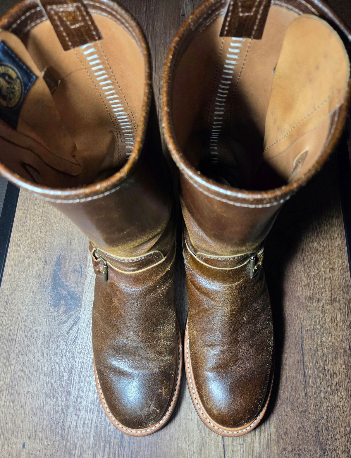 Photo by farroyo81 on December 4, 2025 of the John Lofgren Wabash Engineer Boots in Horween SHF Horsehide Havana.