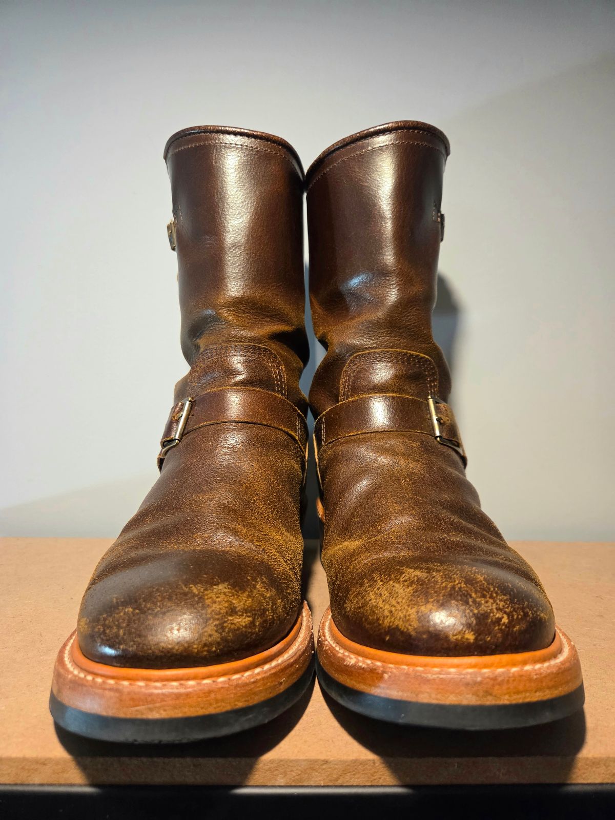 Photo by farroyo81 on January 5, 2026 of the John Lofgren Wabash Engineer Boots in Horween SHF Horsehide Havana.