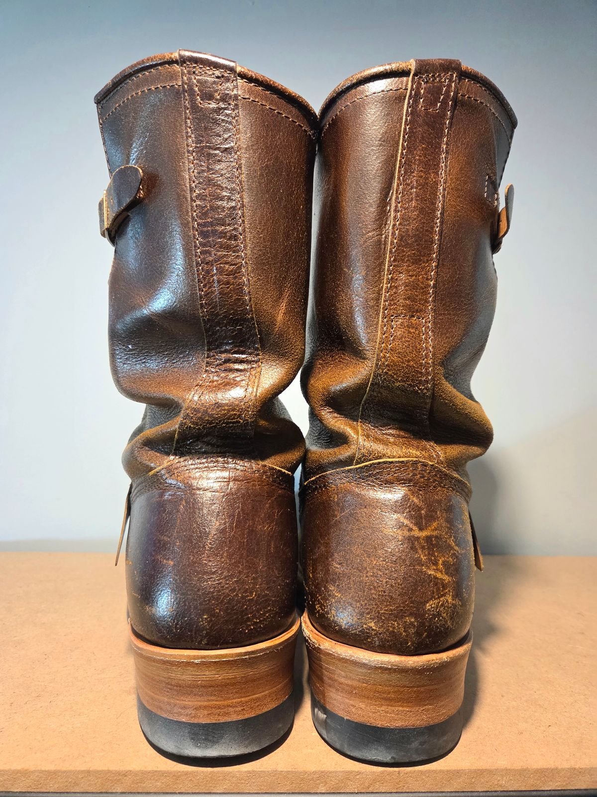 Photo by farroyo81 on February 5, 2026 of the John Lofgren Wabash Engineer Boots in Horween SHF Horsehide Havana.