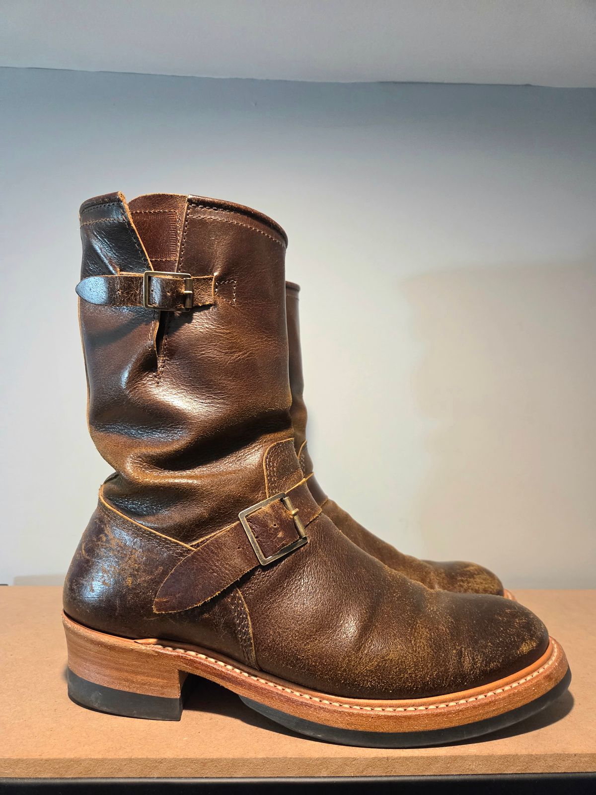 Photo by farroyo81 on February 5, 2026 of the John Lofgren Wabash Engineer Boots in Horween SHF Horsehide Havana.