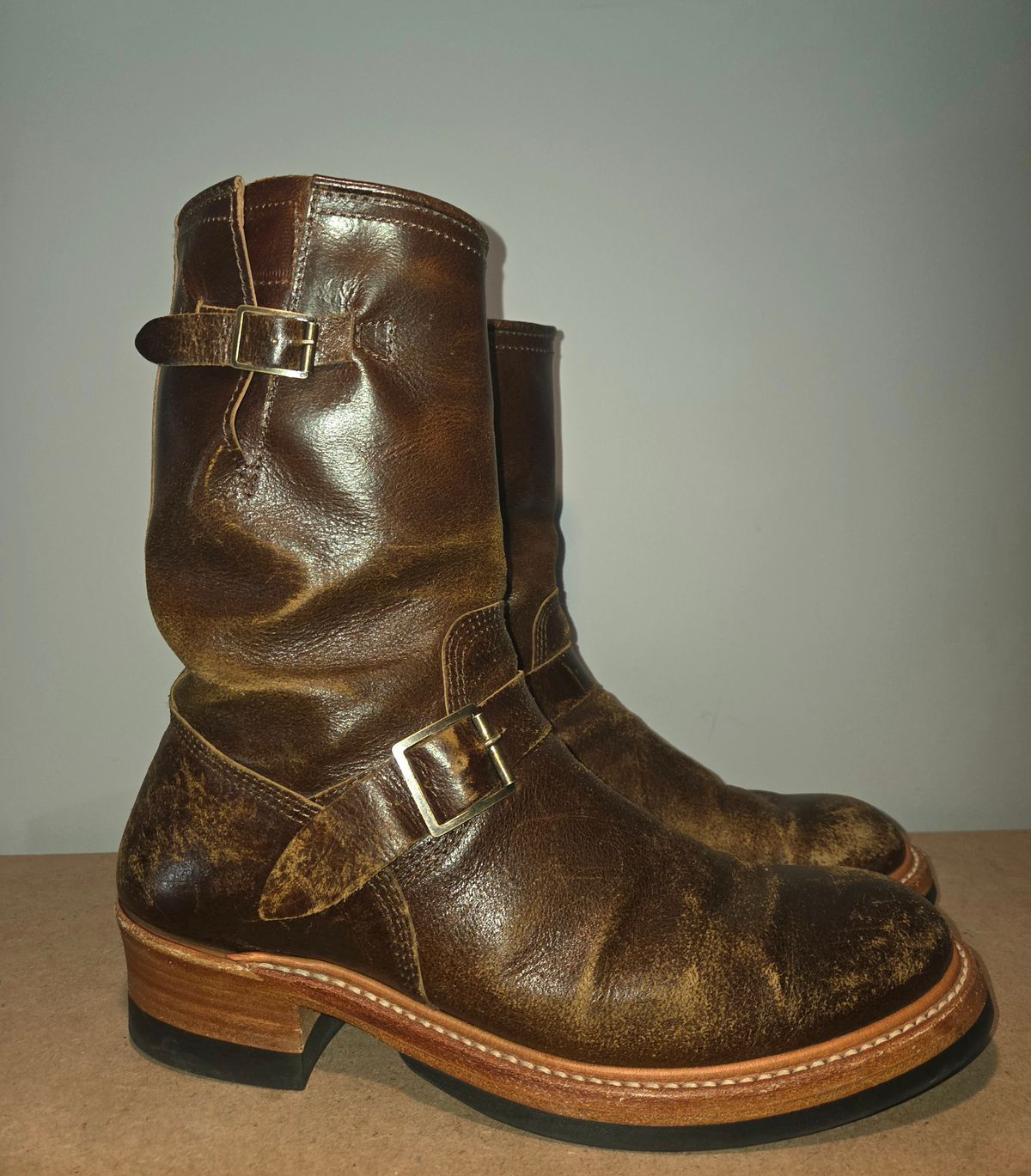 Photo by farroyo81 on March 5, 2026 of the John Lofgren Wabash Engineer Boots in Horween SHF Horsehide Havana.