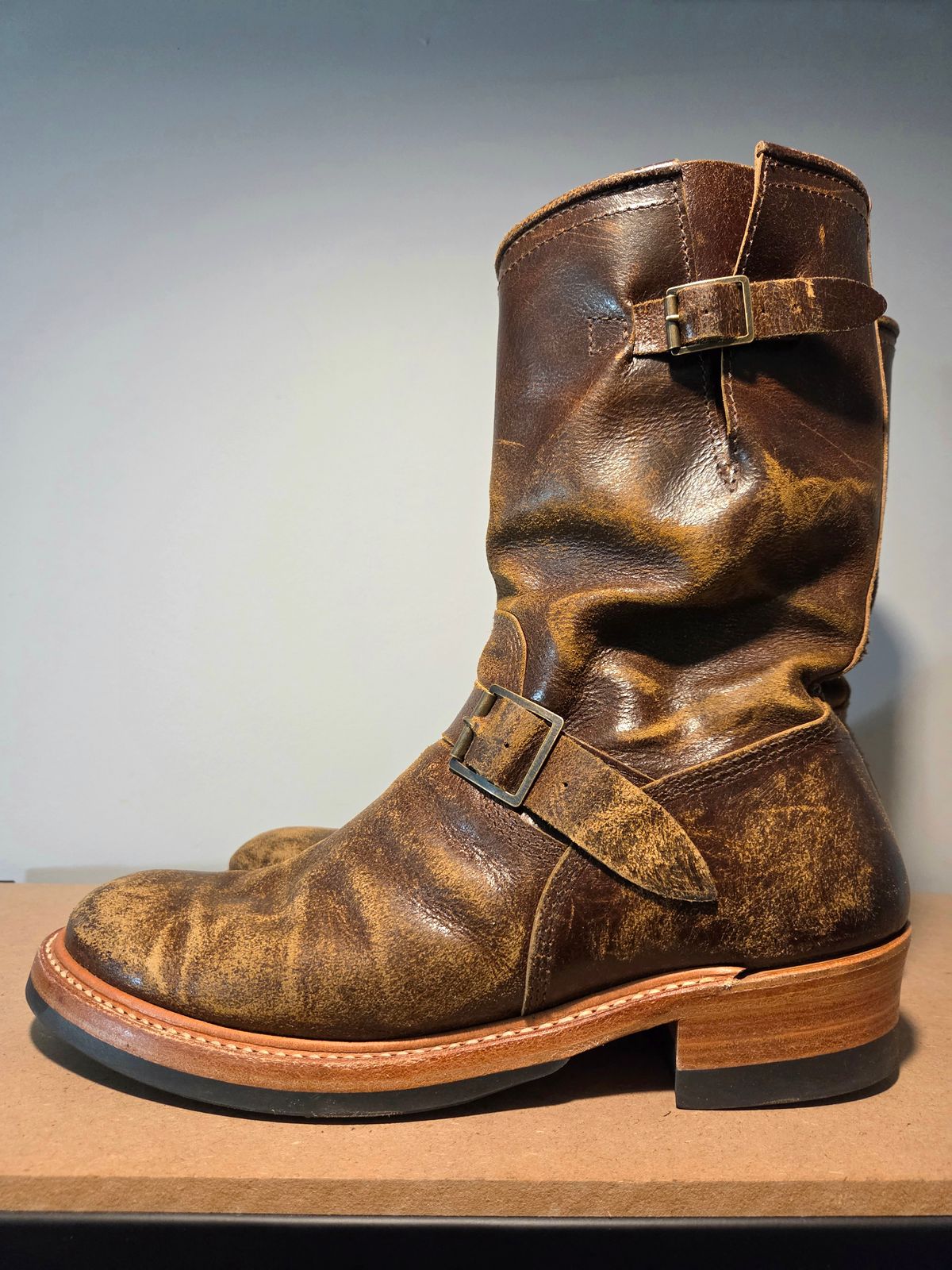 Photo by farroyo81 on April 5, 2026 of the John Lofgren Wabash Engineer Boots in Horween SHF Horsehide Havana.