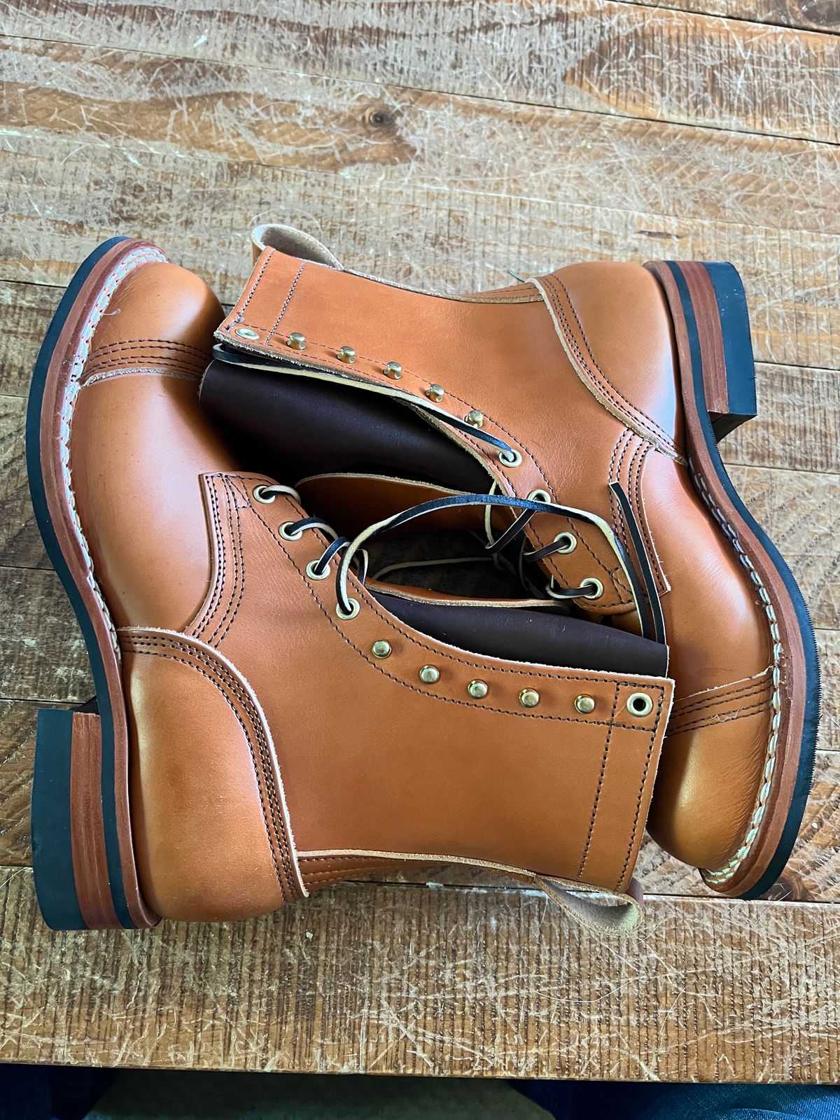 Photo by ccswift on October 1, 2023 of the Nicks DomePro in Wickett & Craig Tan English Bridle.