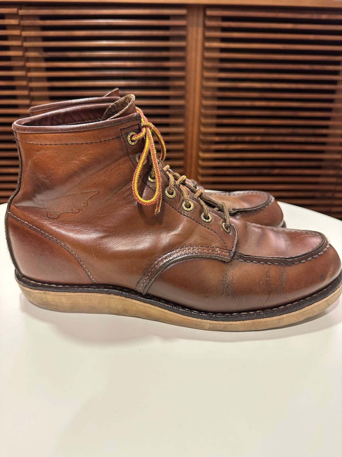 Photo by bankrobber on July 27, 2023 of the Red Wing 8-Inch Classic Moc in Unknown Material.