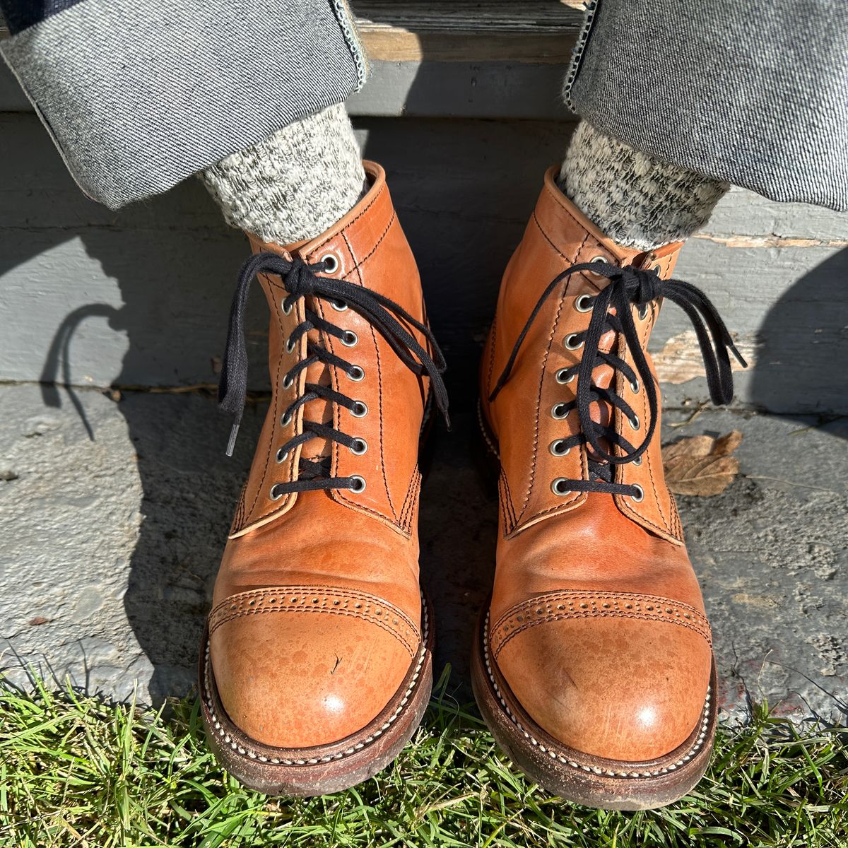 Photo by bankrobber on December 21, 2023 of the John Lofgren Combat Boots in Shinki Natural Shell Cordovan.