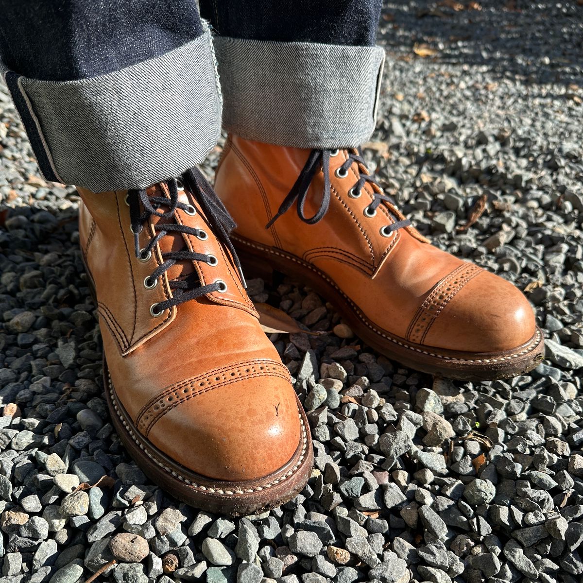 Photo by bankrobber on December 21, 2023 of the John Lofgren Combat Boots in Shinki Natural Shell Cordovan.