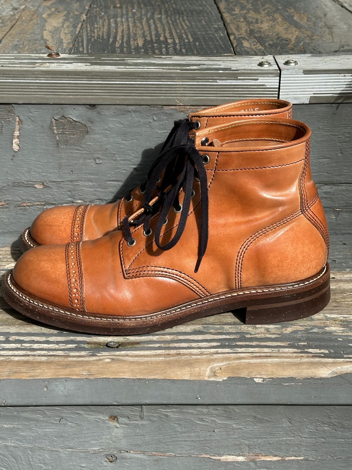 Photo by bankrobber on February 1, 2024 of the John Lofgren Combat Boots in Shinki Natural Shell Cordovan.