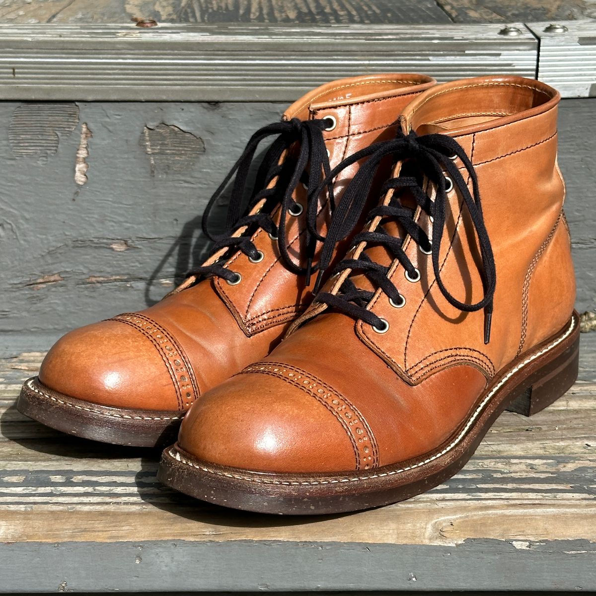 Photo by bankrobber on January 29, 2024 of the John Lofgren Combat Boots in Shinki Natural Shell Cordovan.