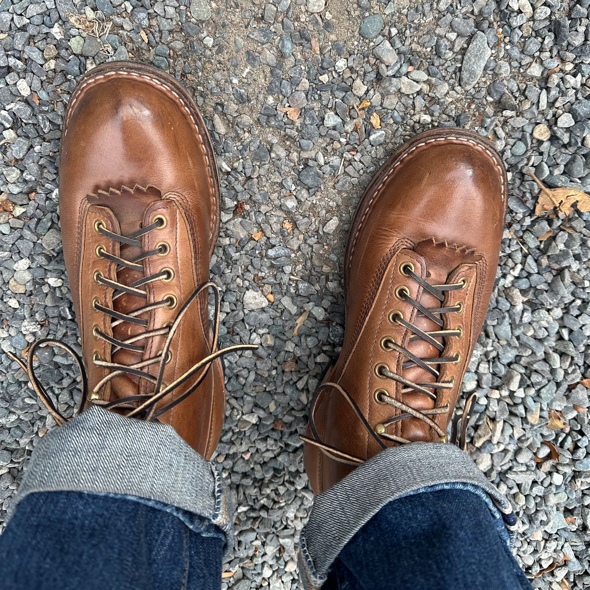 Photo by bankrobber on October 25, 2023 of the White's Bounty Hunter in Horween Natural Chromexcel.