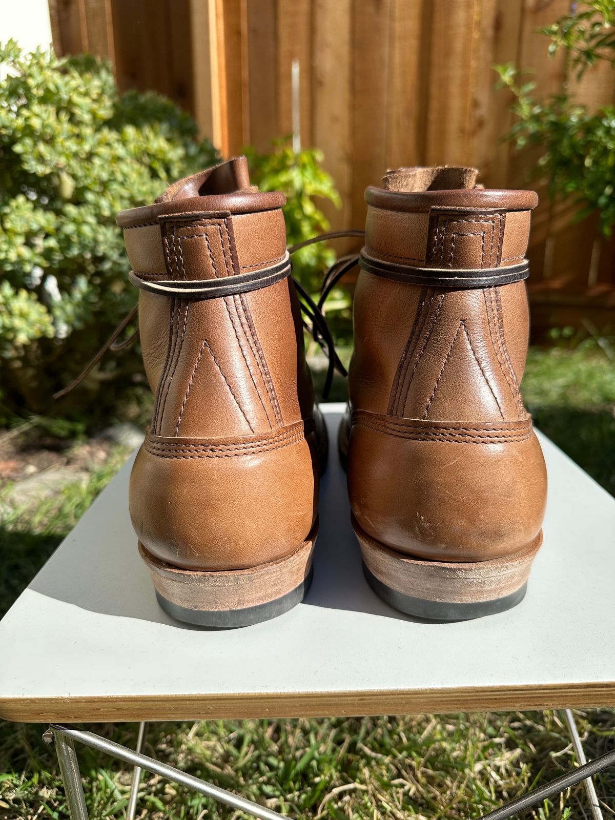 Photo by bankrobber on November 1, 2023 of the White's Bounty Hunter in Horween Natural Chromexcel.
