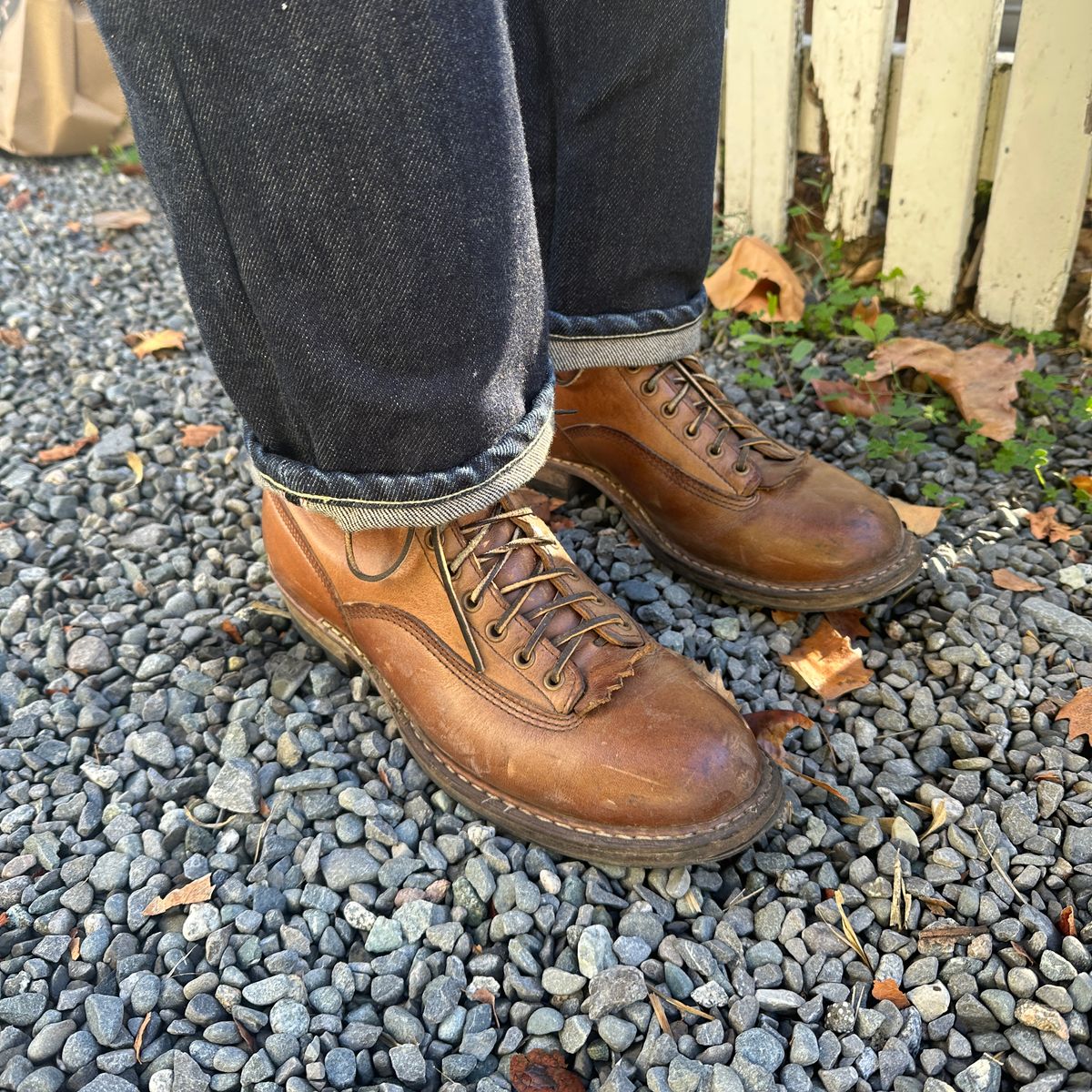 Photo by bankrobber on October 27, 2025 of the White's Bounty Hunter in Horween Natural Chromexcel.