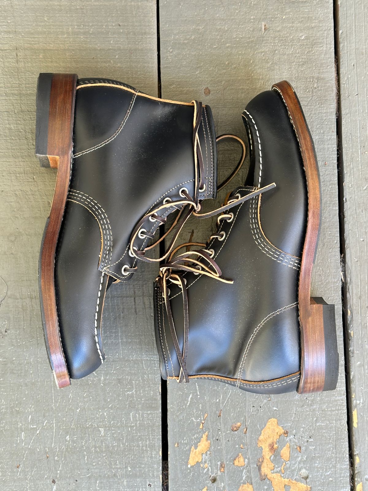 Photo by bankrobber on October 1, 2024 of the Red Wing 9874 in S.B. Foot Black Klondike.
