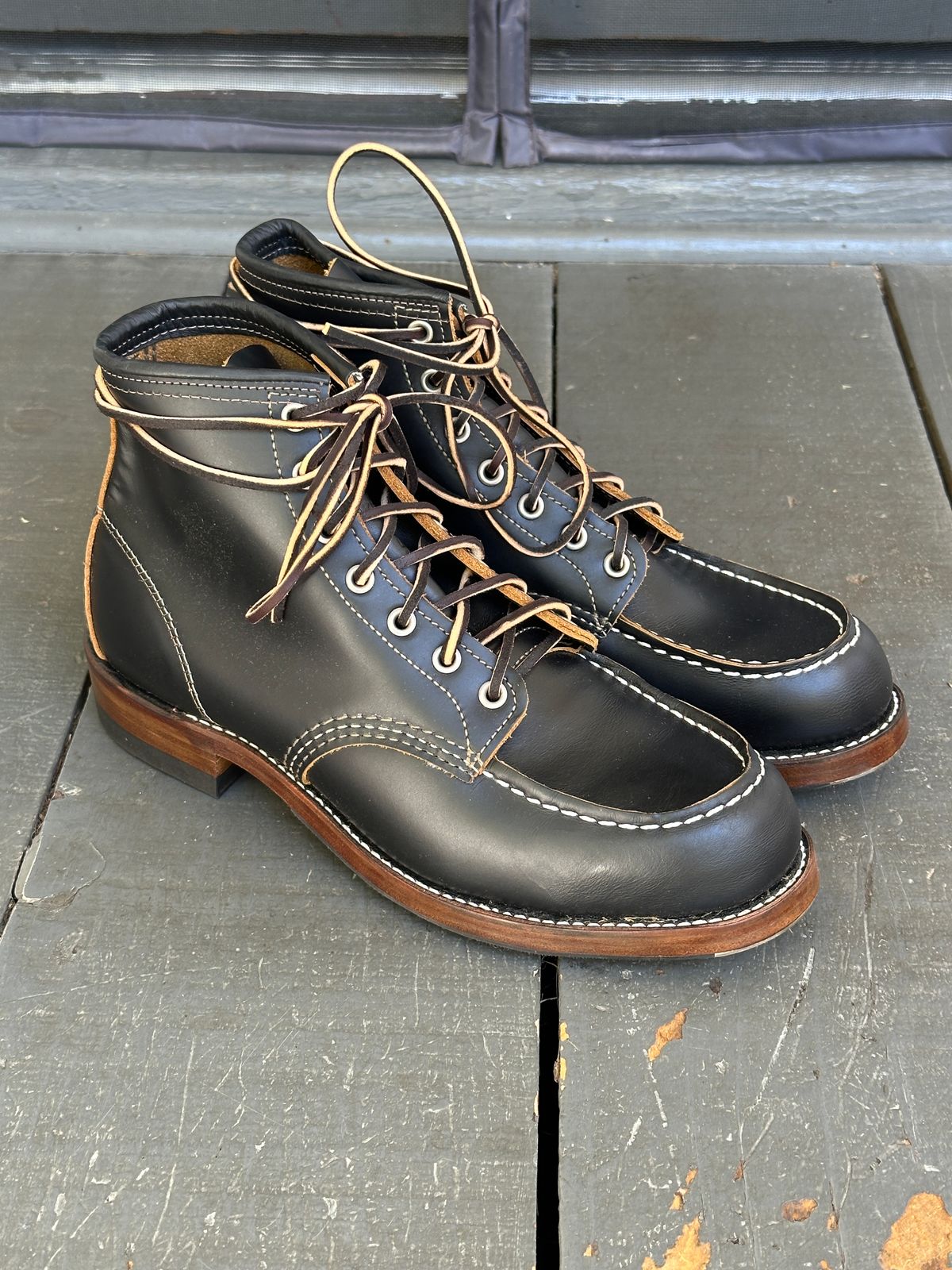 Photo by bankrobber on October 1, 2024 of the Red Wing 9874 in S.B. Foot Black Klondike.