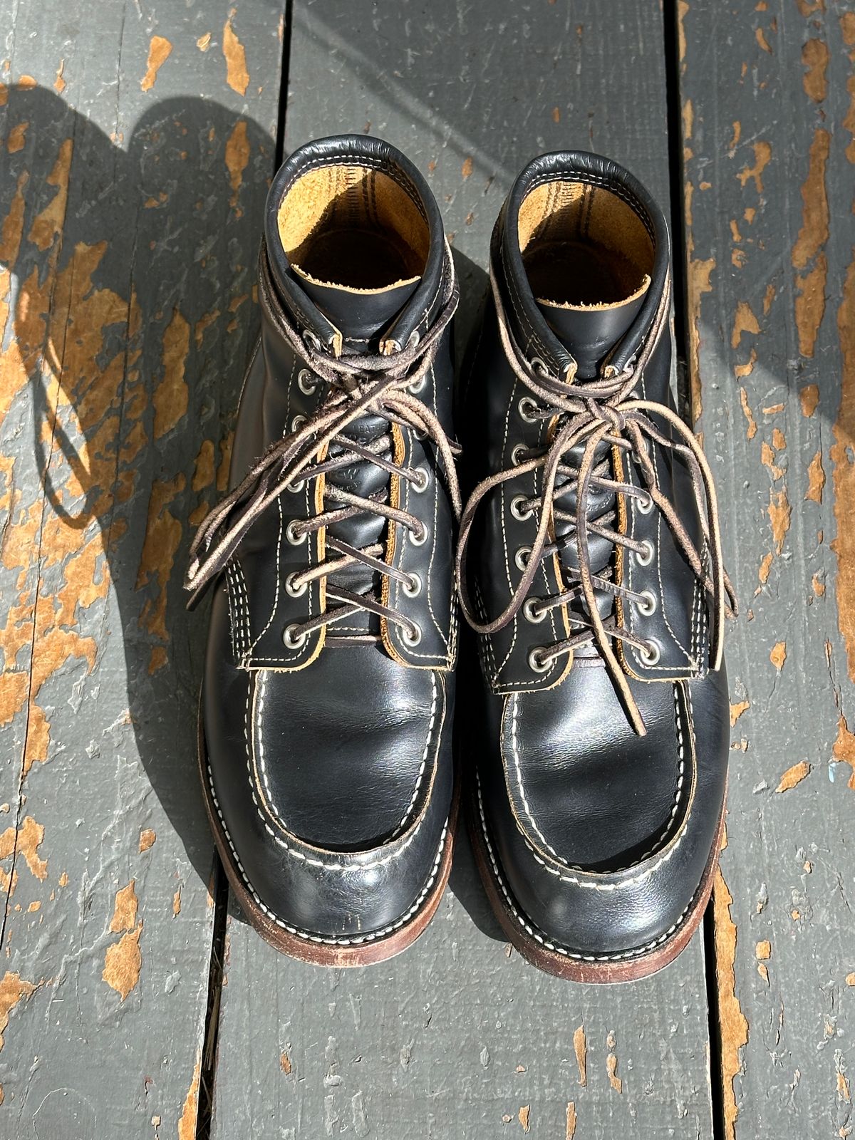 Photo by bankrobber on November 1, 2024 of the Red Wing 9874 in S.B. Foot Black Klondike.