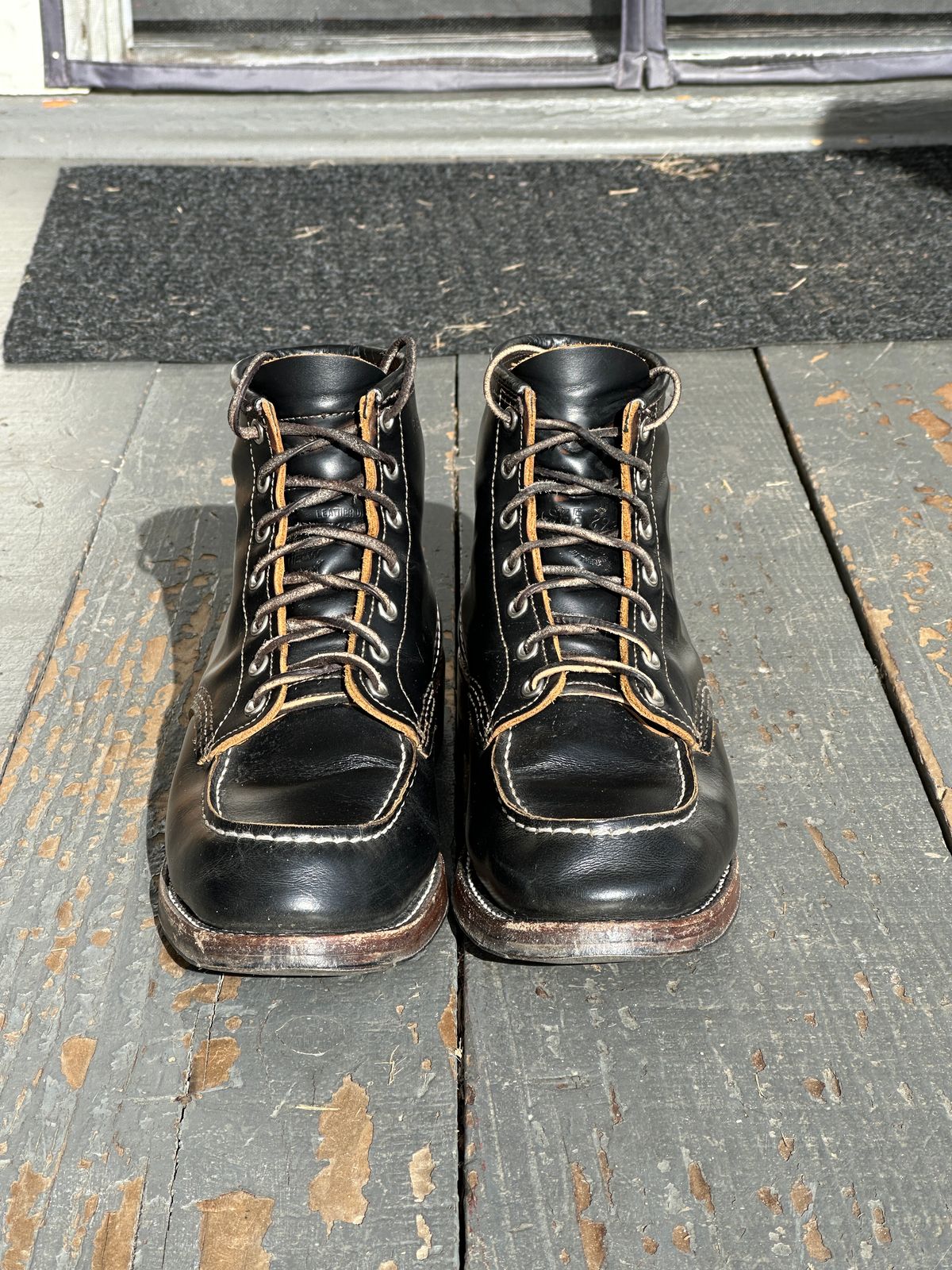 Photo by bankrobber on January 2, 2025 of the Red Wing 9874 in S.B. Foot Black Klondike.