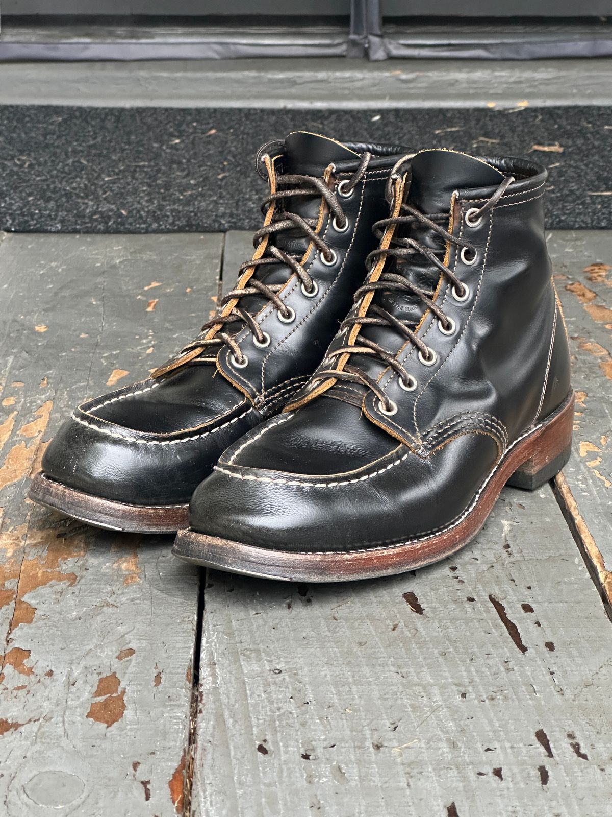 Photo by bankrobber on February 2, 2025 of the Red Wing 9874 in S.B. Foot Black Klondike.